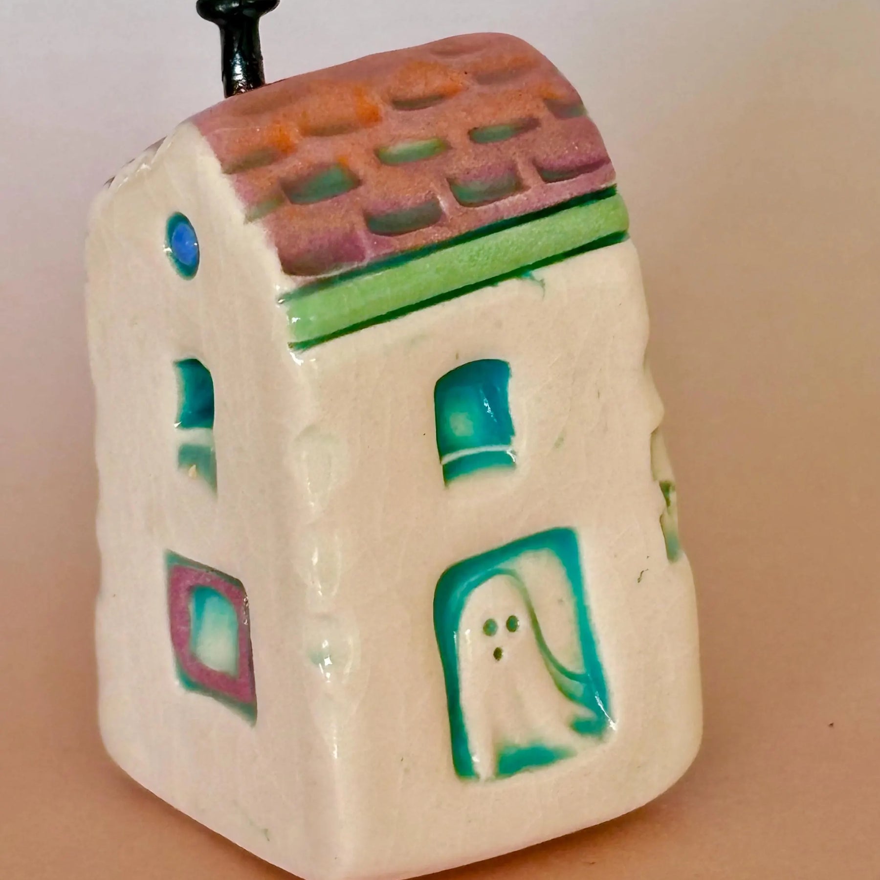 Spooky Mini Ceramic Haunted House 001