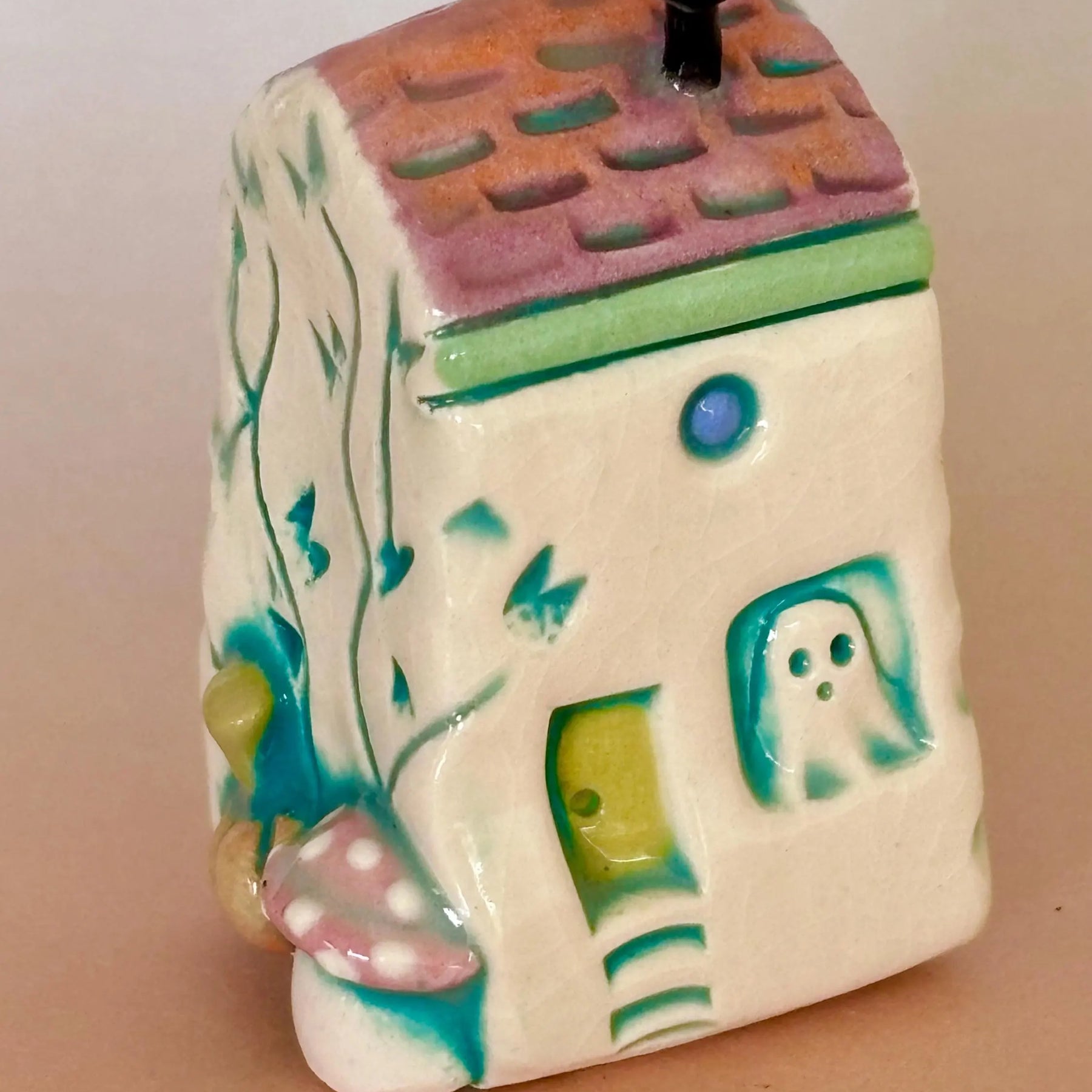 Spooky Mini Ceramic Haunted House 001
