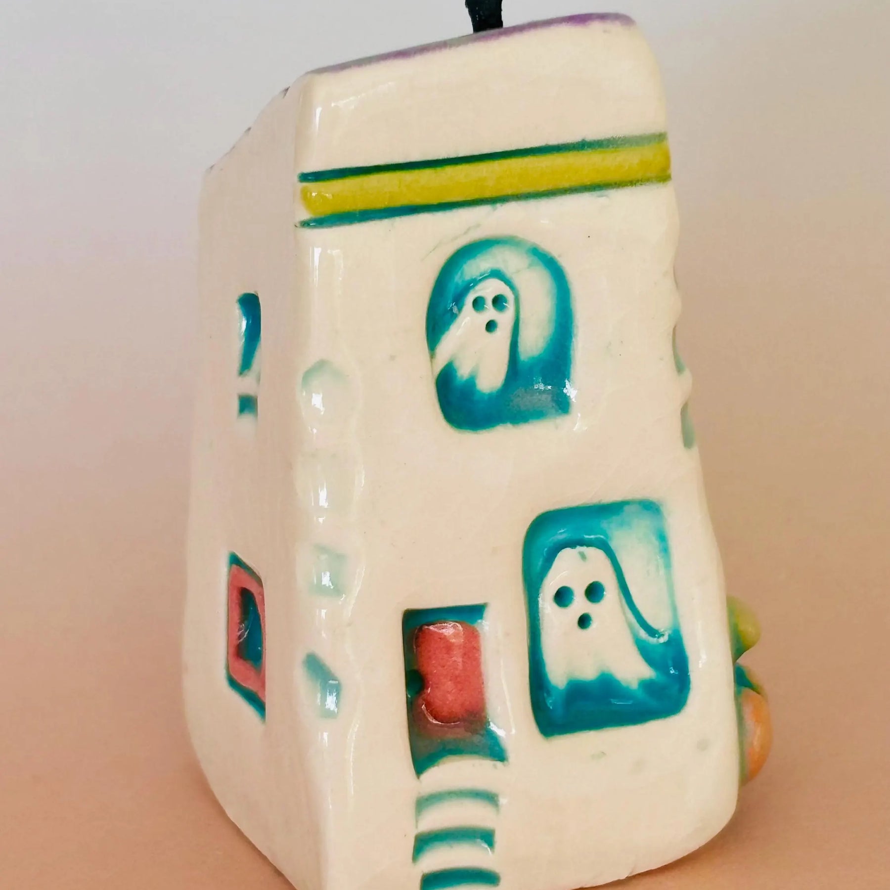 Spooky Mini Ceramic Haunted House 003