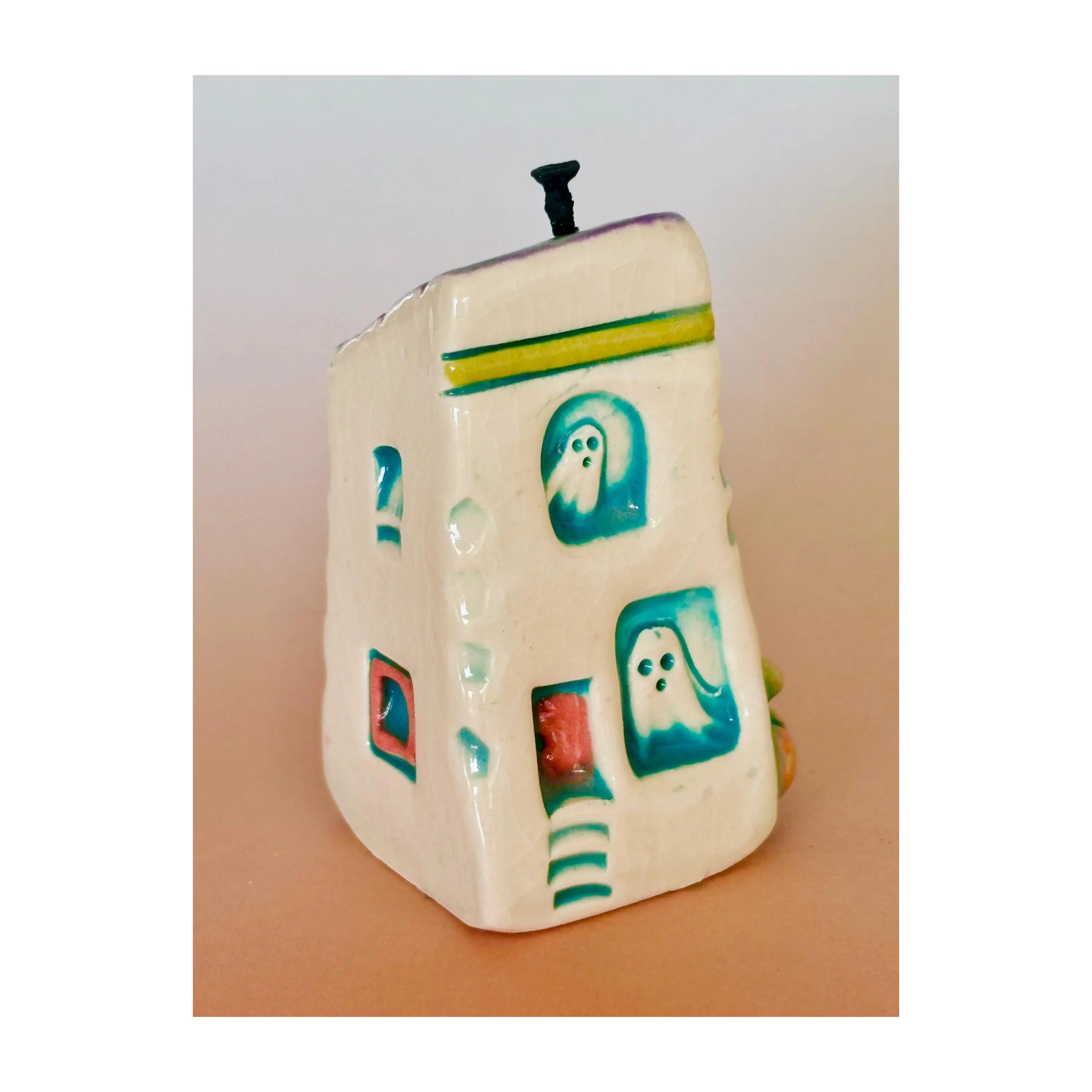 Spooky Mini Ceramic Haunted House 003