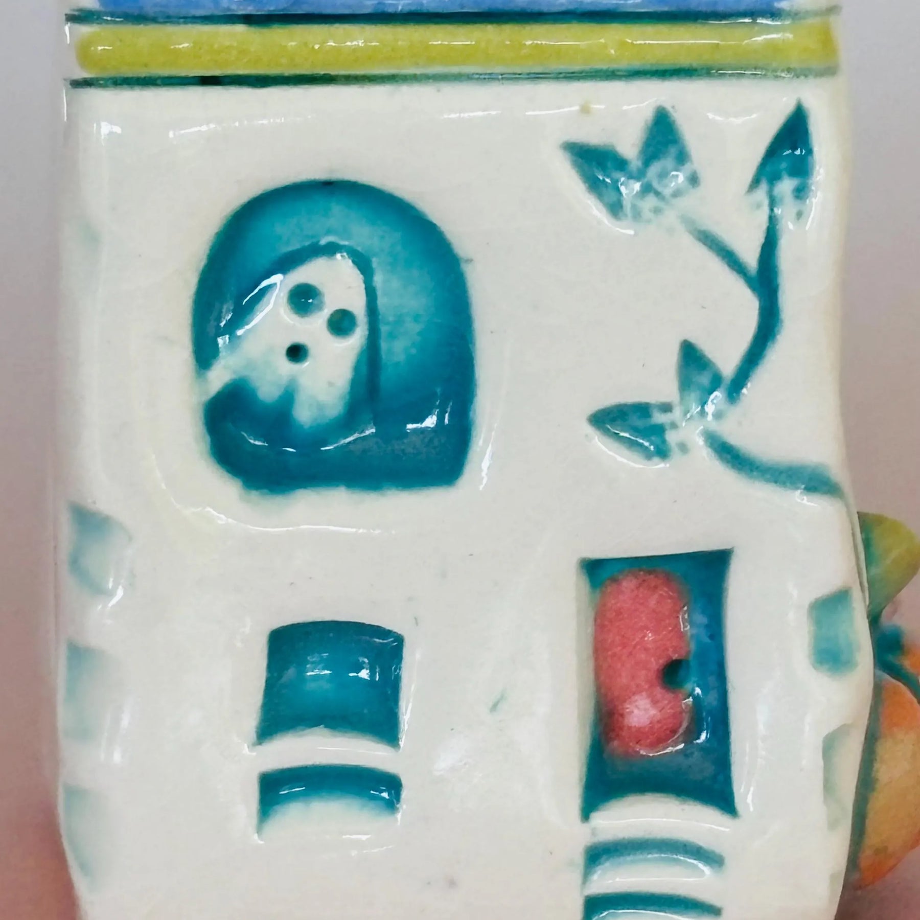 Spooky Mini Ceramic Haunted House 004