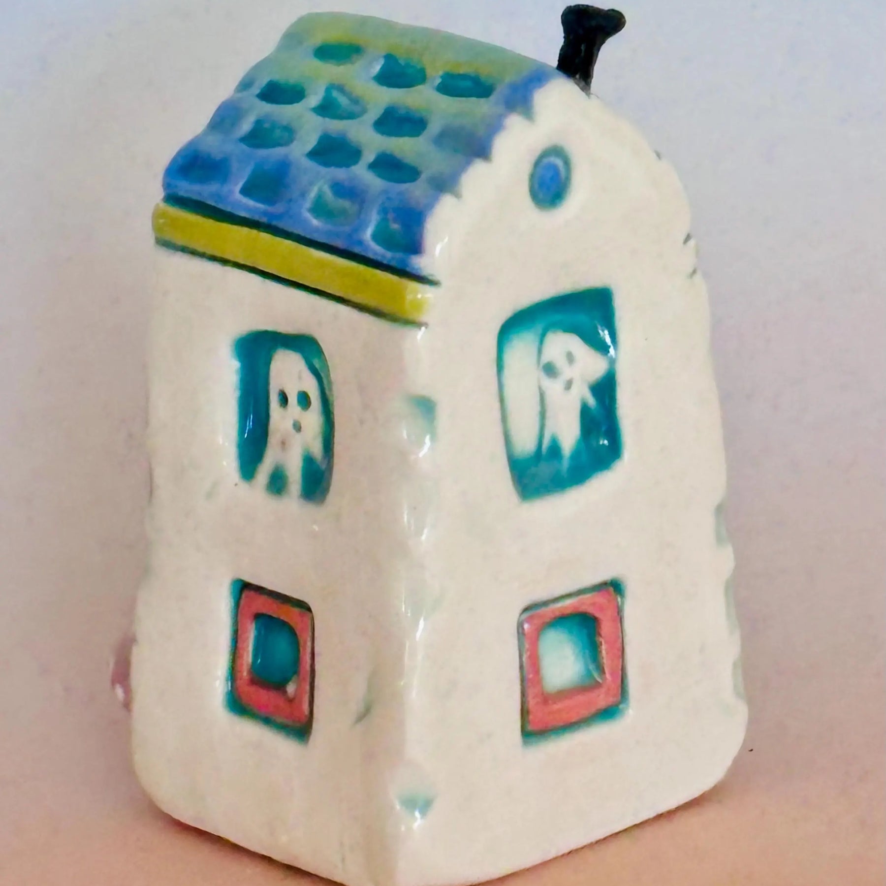 Spooky Mini Ceramic Haunted House 004