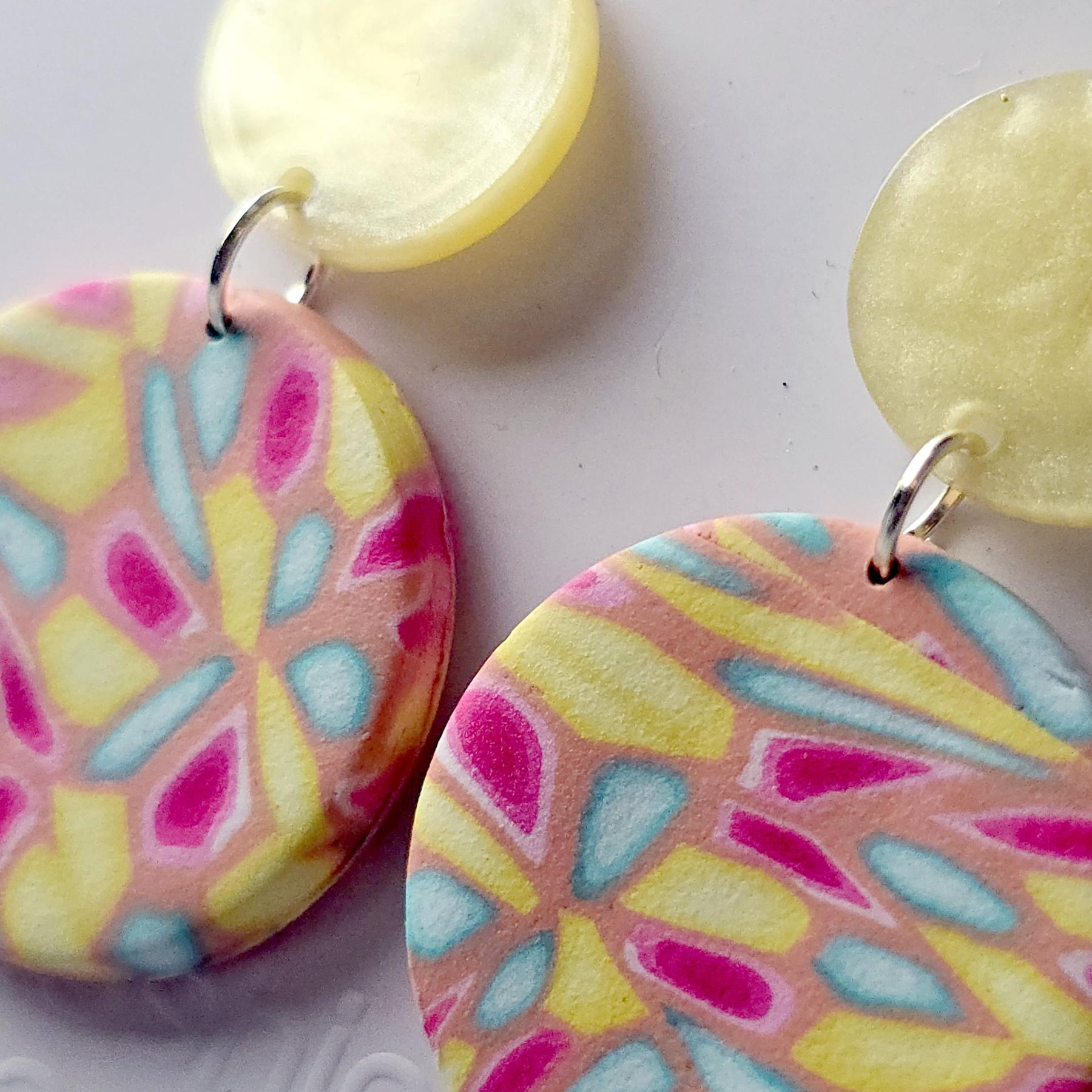 Pastel Yellow Double Disc Drops