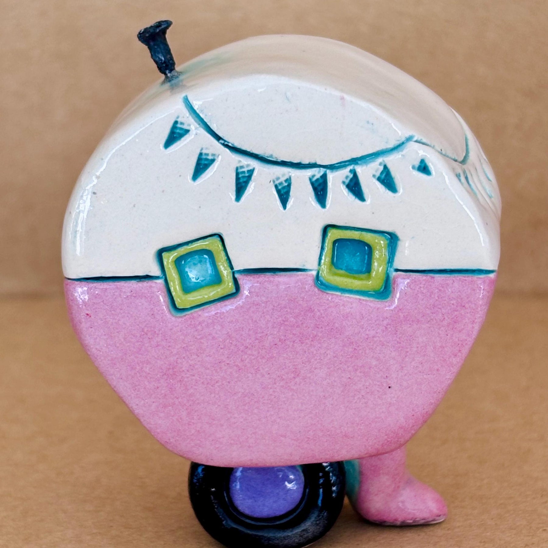 Small Retro Collectable Ceramic Caravan