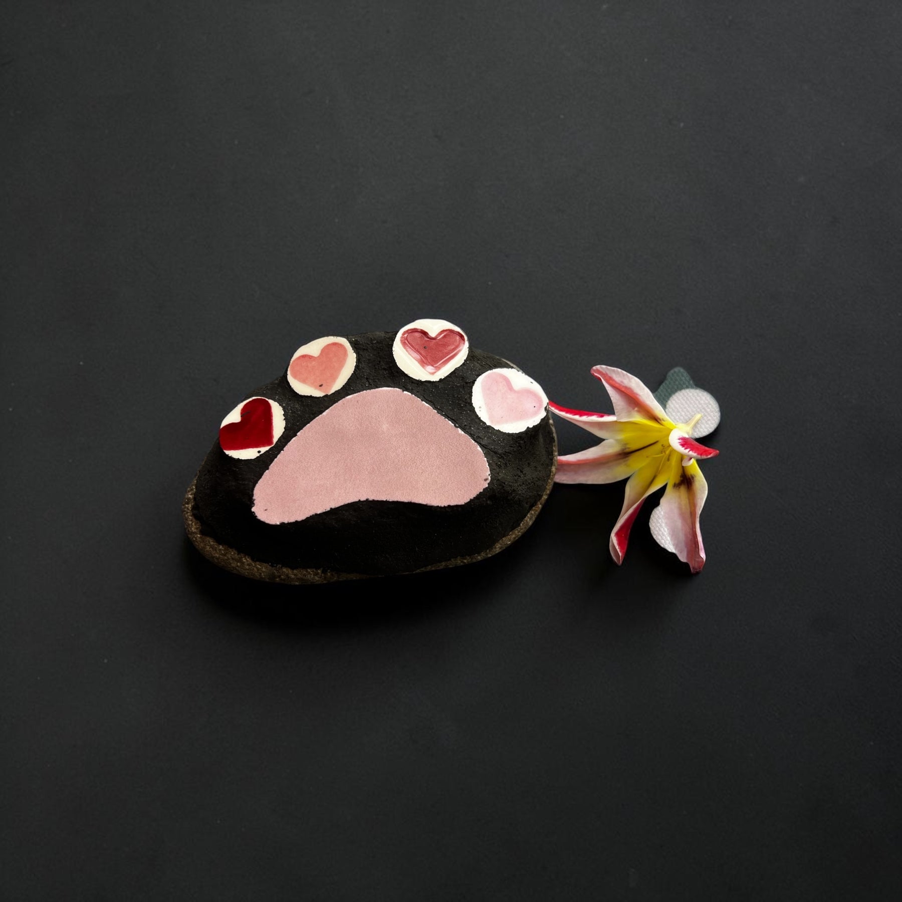 Mosaic Paw Stone.