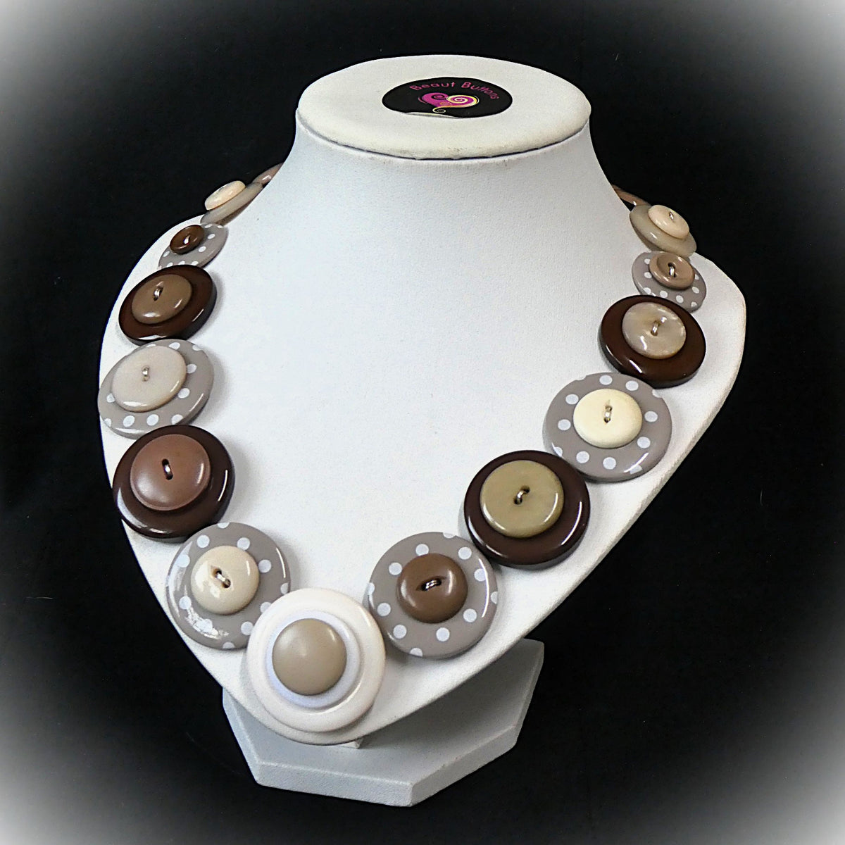 Button necklace - Cafe Latte