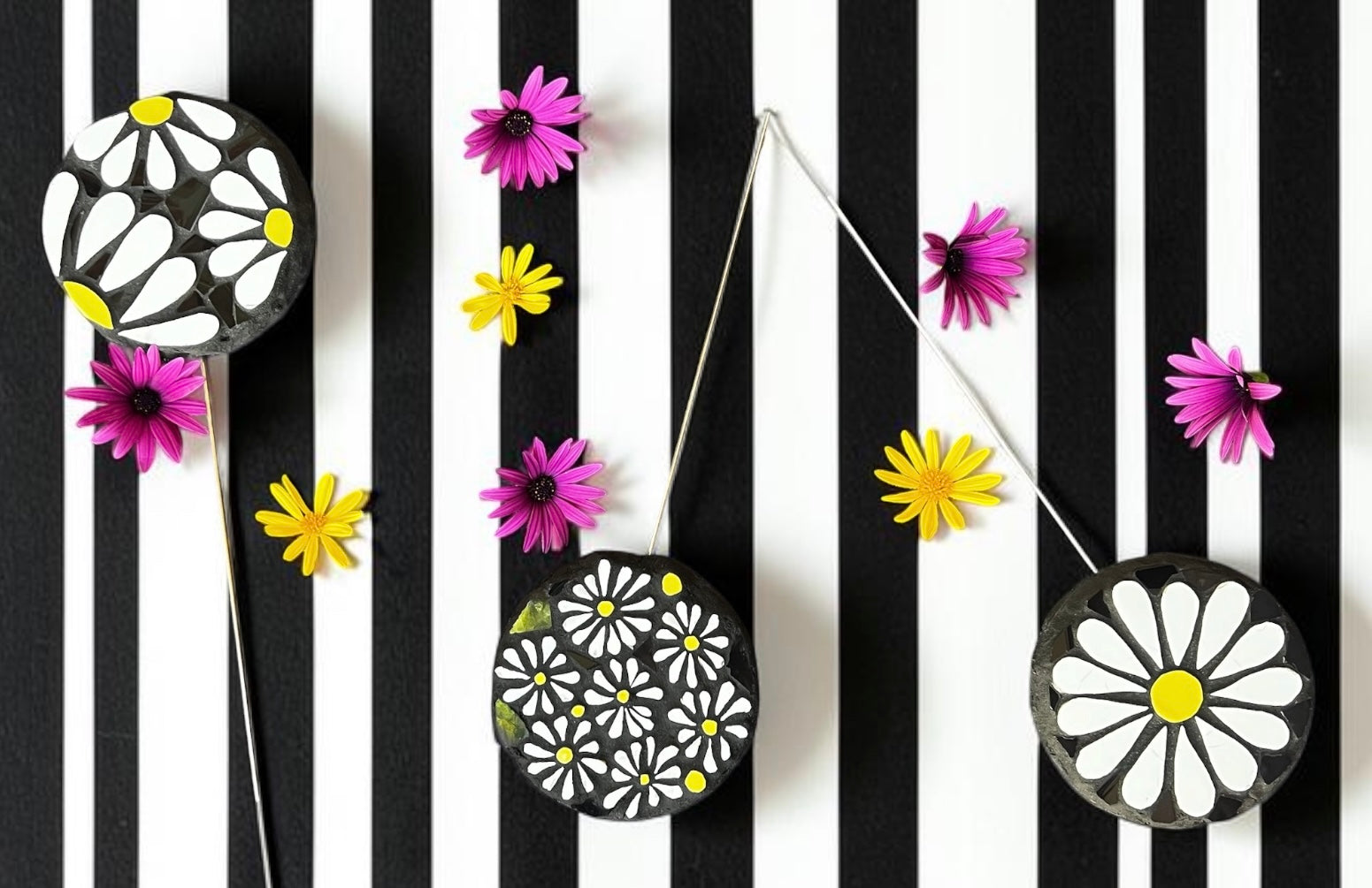 Mosaic Daisy Bunch.