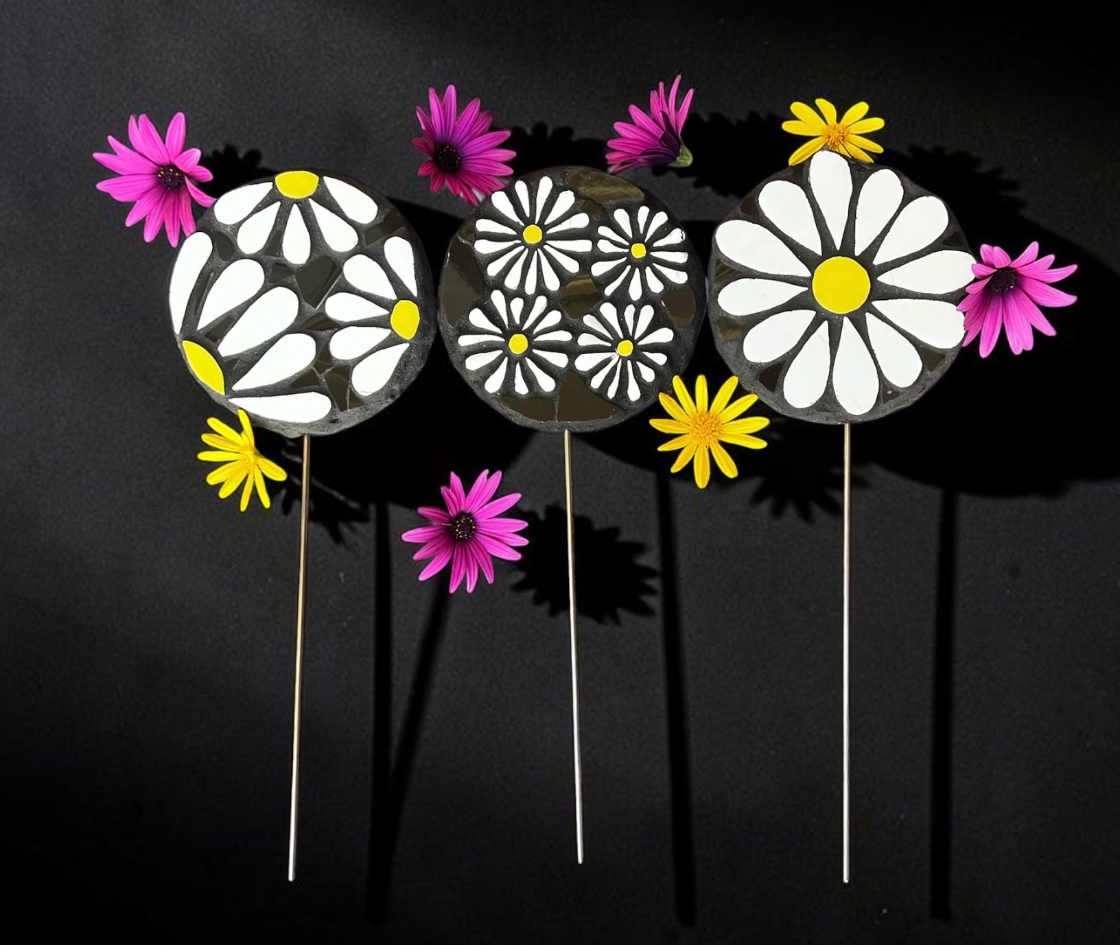 Mosaic Daisy Bunch.