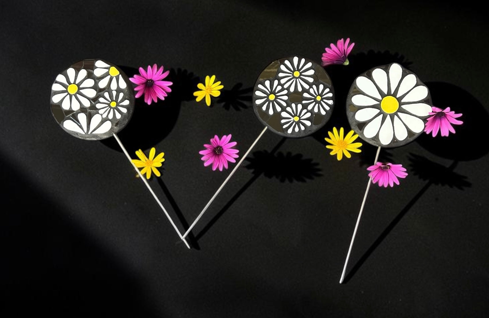 Mosaic Daisy Bunch.