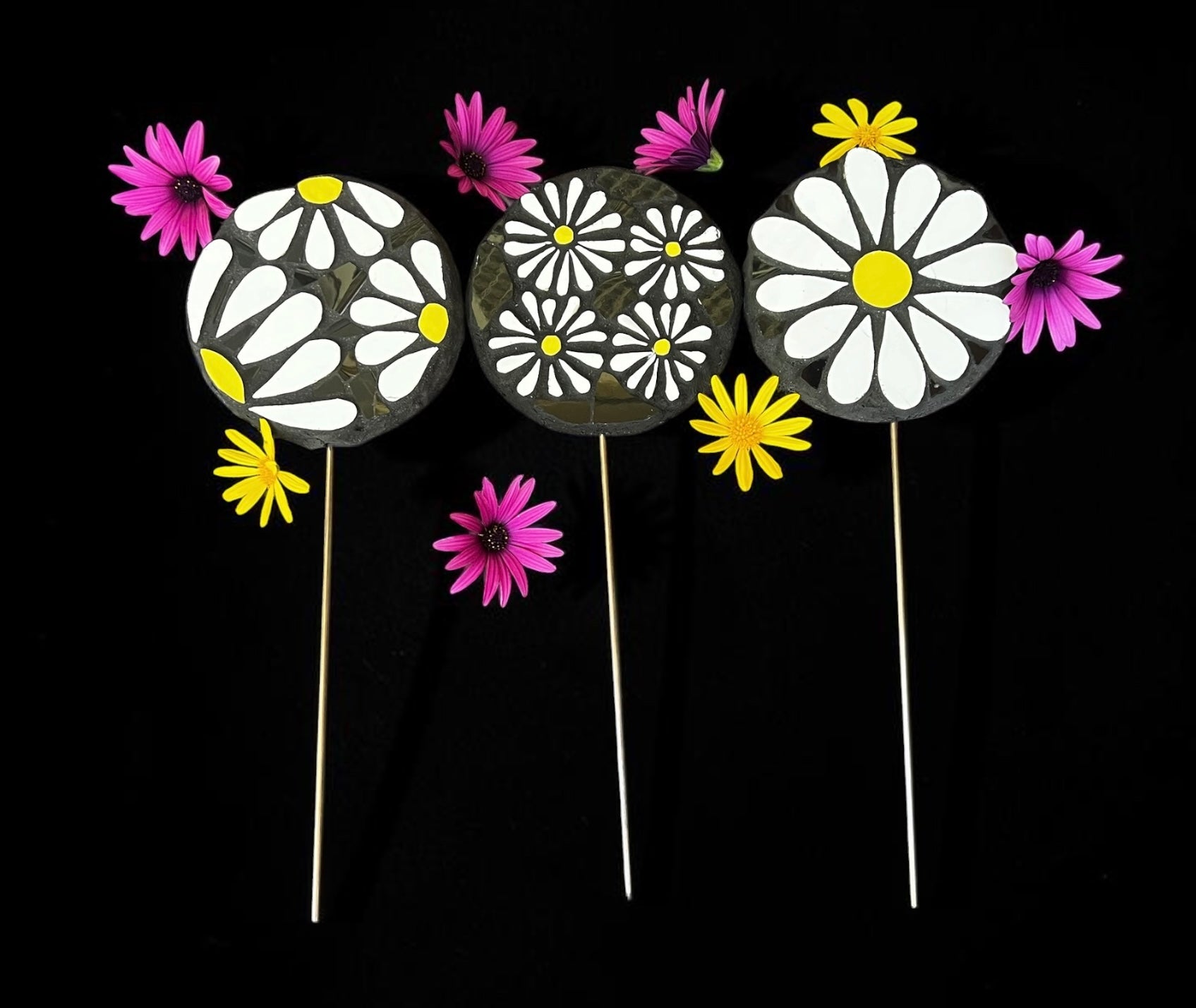Mosaic Daisy Bunch.