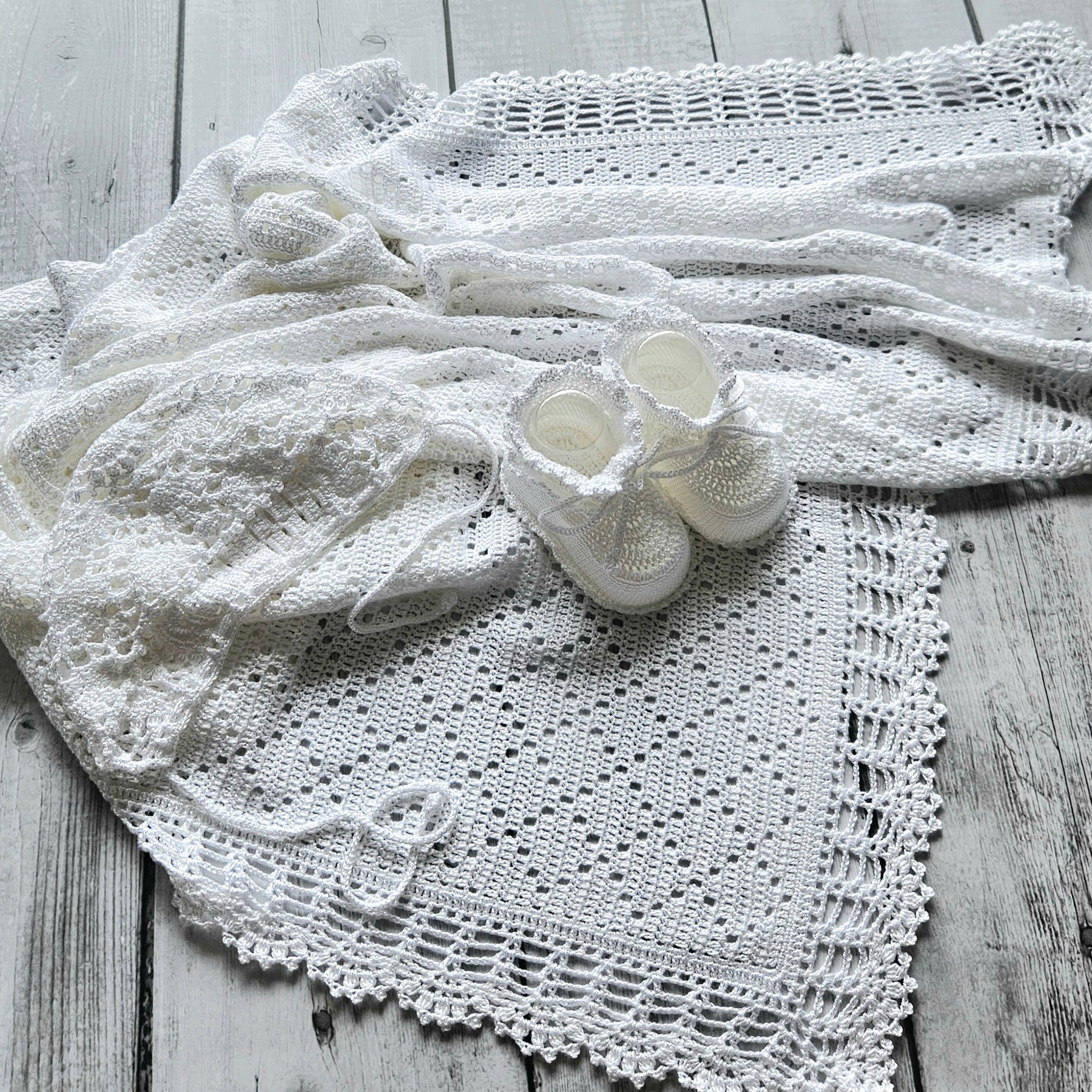 Handmade Newborn Gift Set – Silk Blanket, Bonnet & Booties | Luxury Baby Gift | White