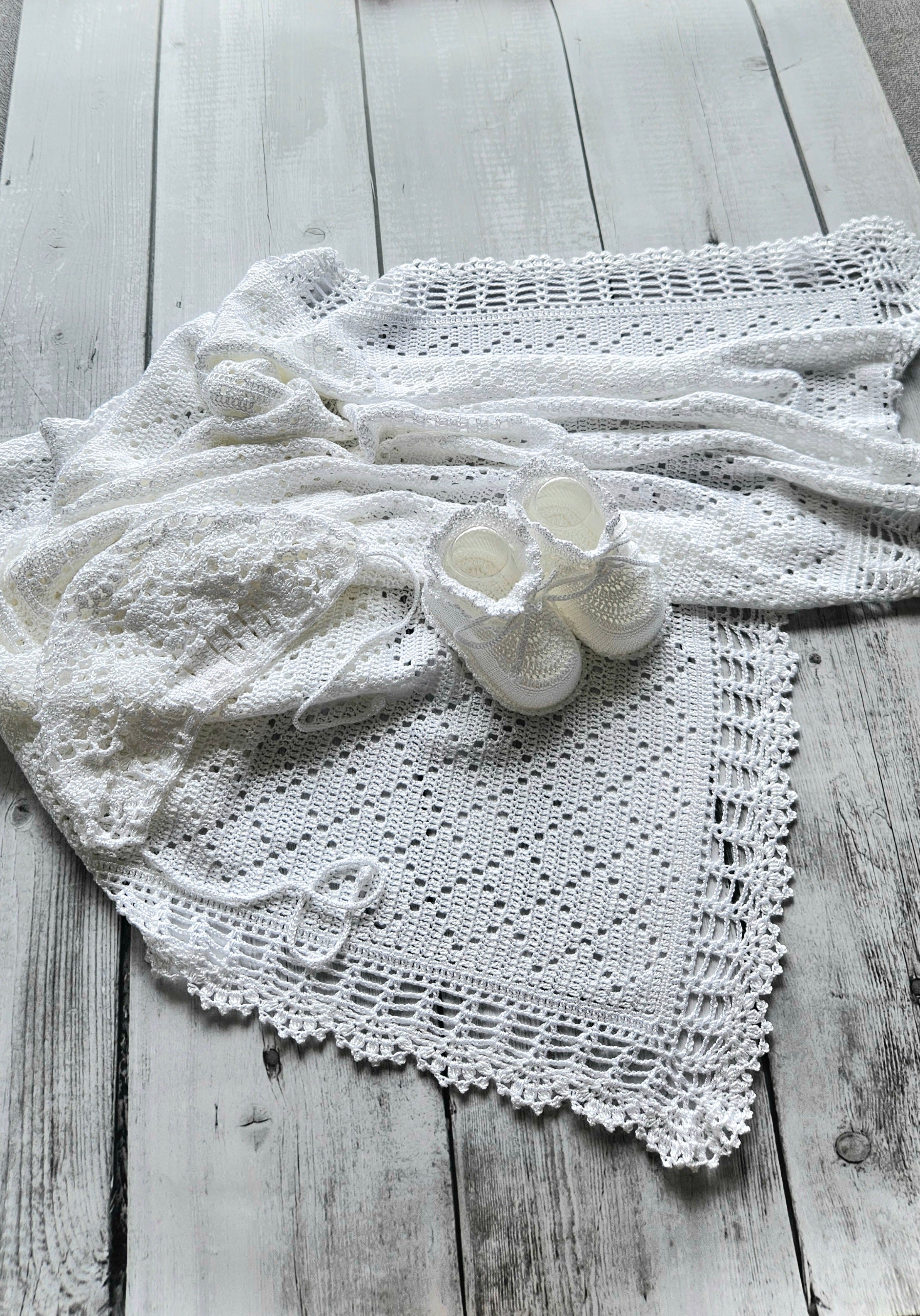 Handmade Newborn Gift Set – Silk Blanket, Bonnet & Booties | Luxury Baby Gift | White