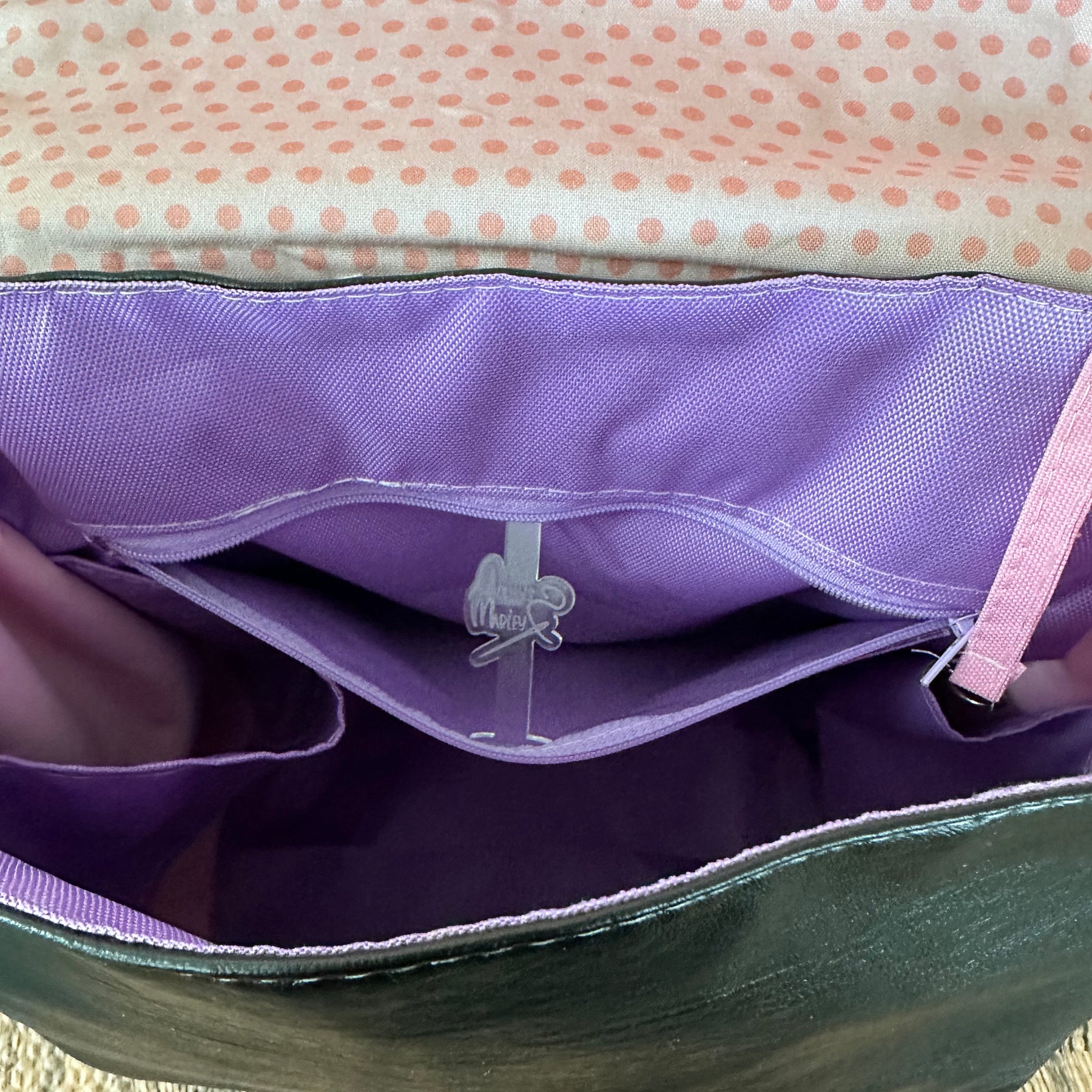 Siah Side lick Back Pack