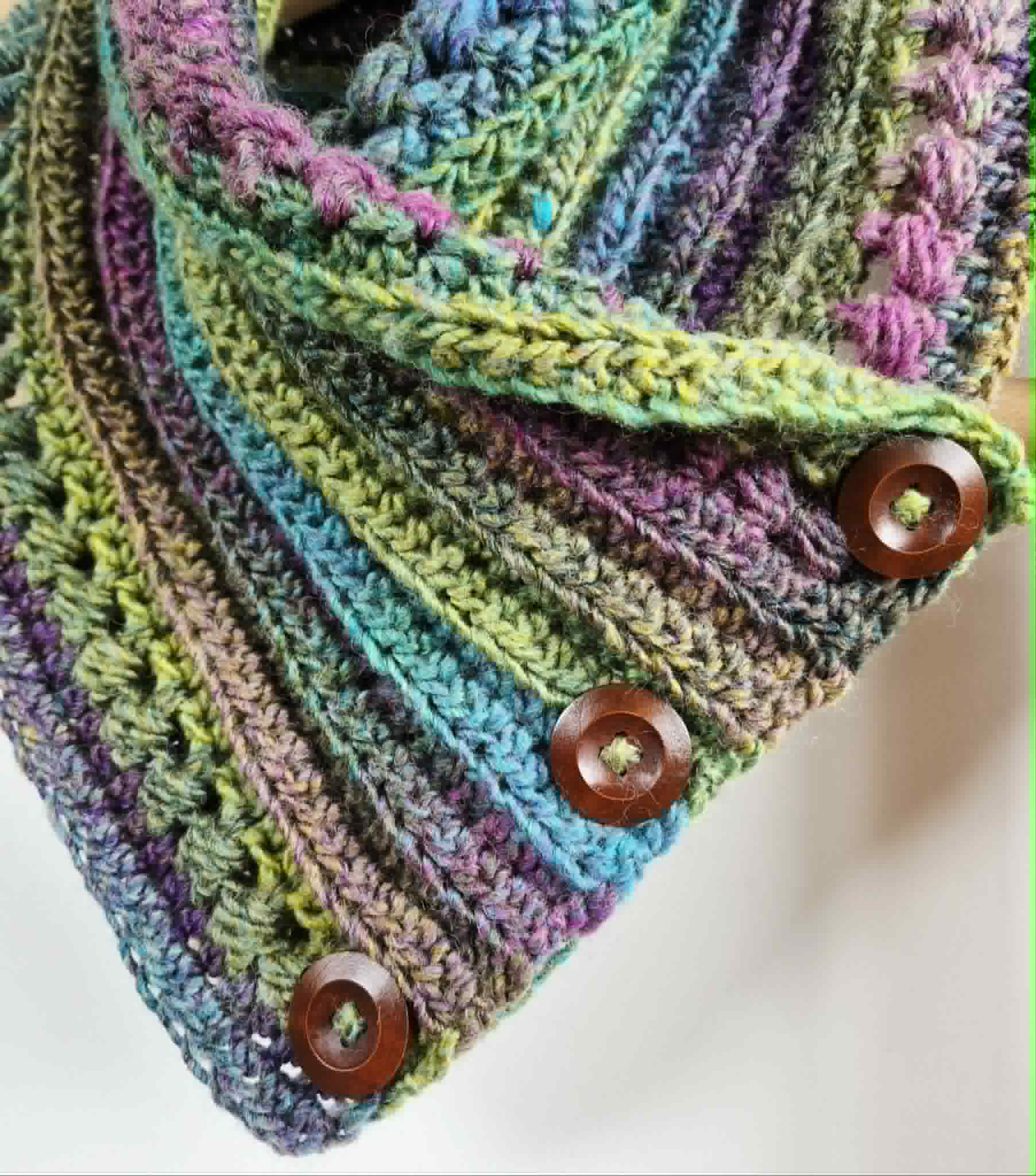 Ladies Neck warmer | Cowl | Scarf | Coloured | Adult | Vintage | Crochet | Buttoned