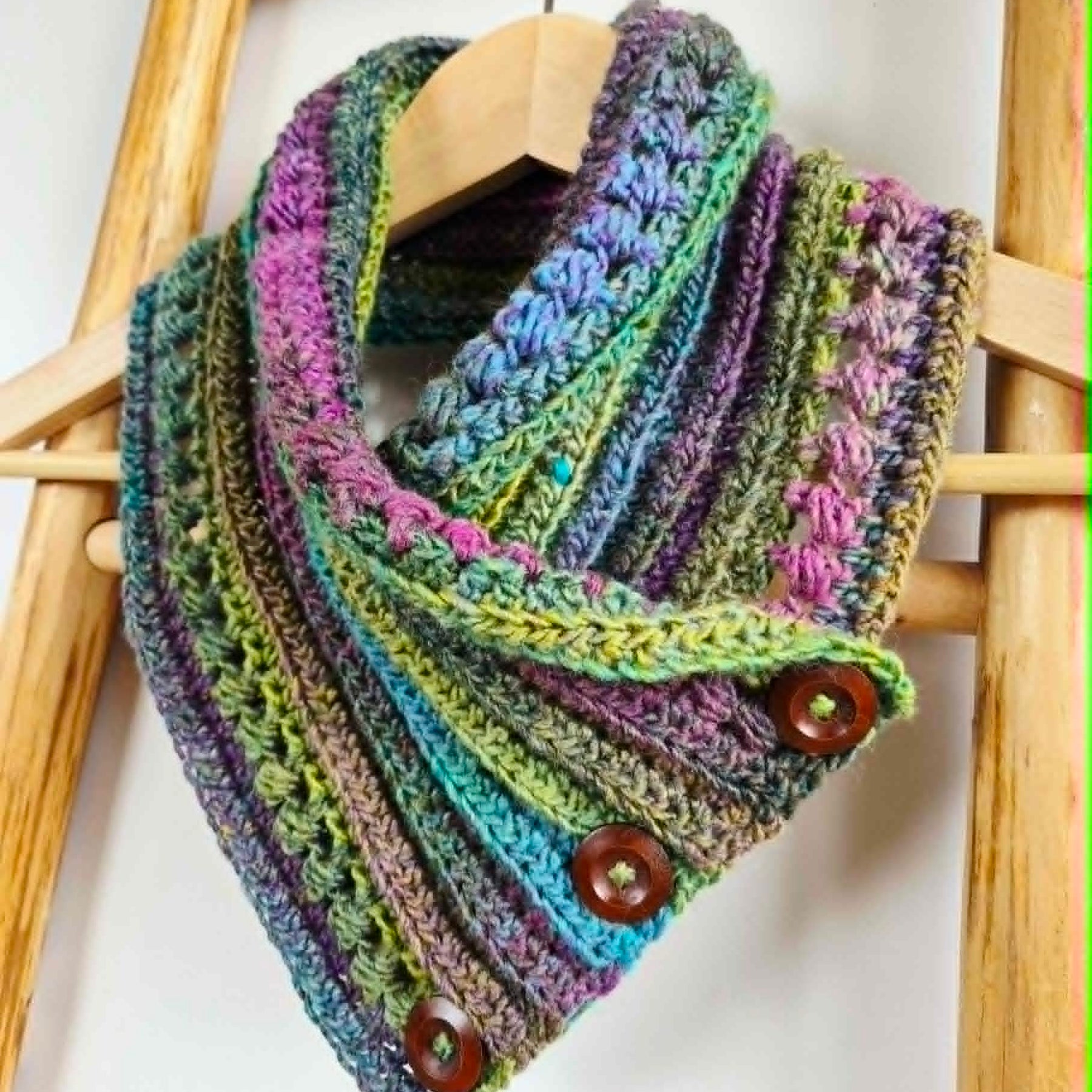 Ladies Neck warmer | Cowl | Scarf | Coloured | Adult | Vintage | Crochet | Buttoned