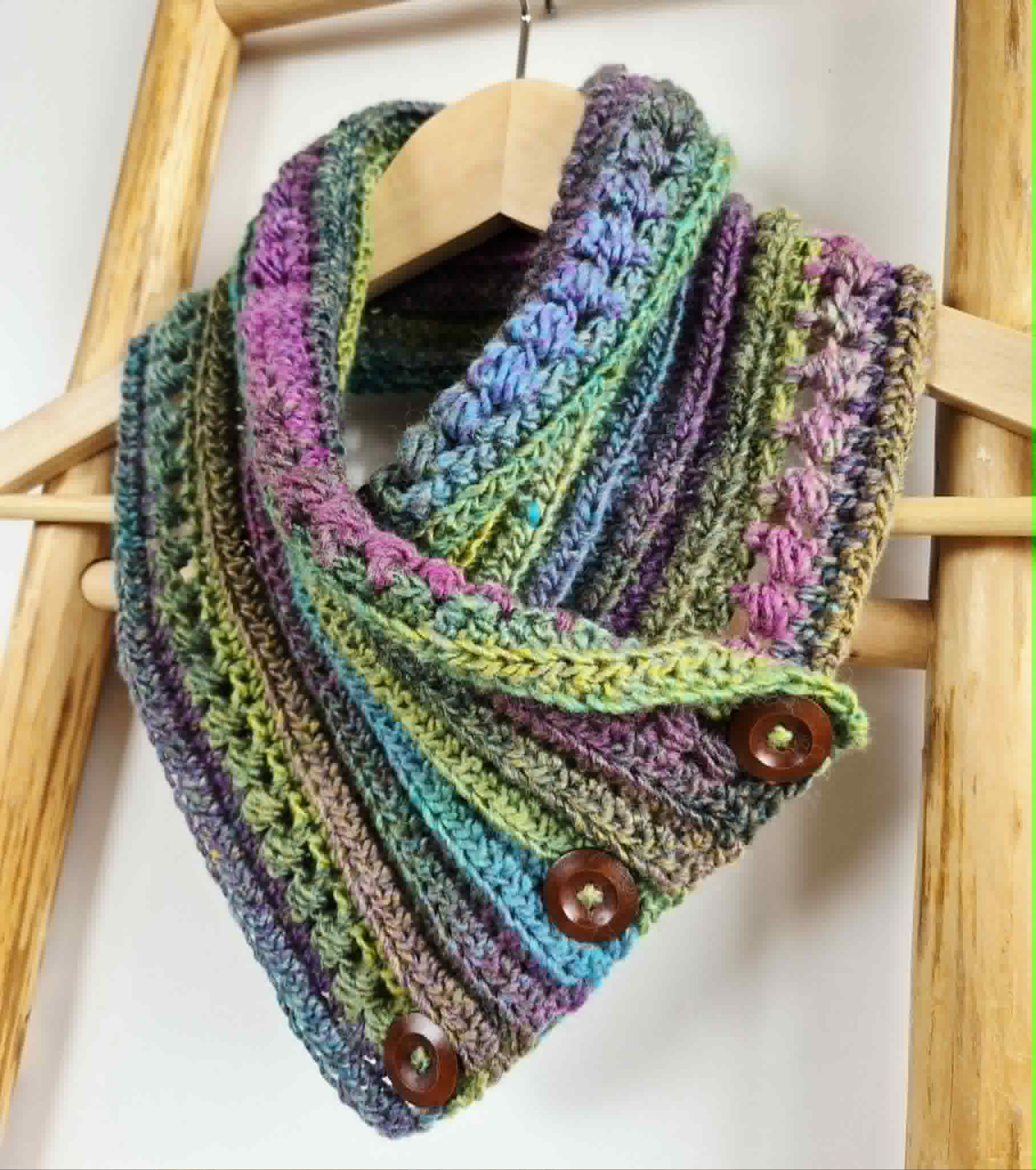 Ladies Neck warmer | Cowl | Scarf | Coloured | Adult | Vintage | Crochet | Buttoned