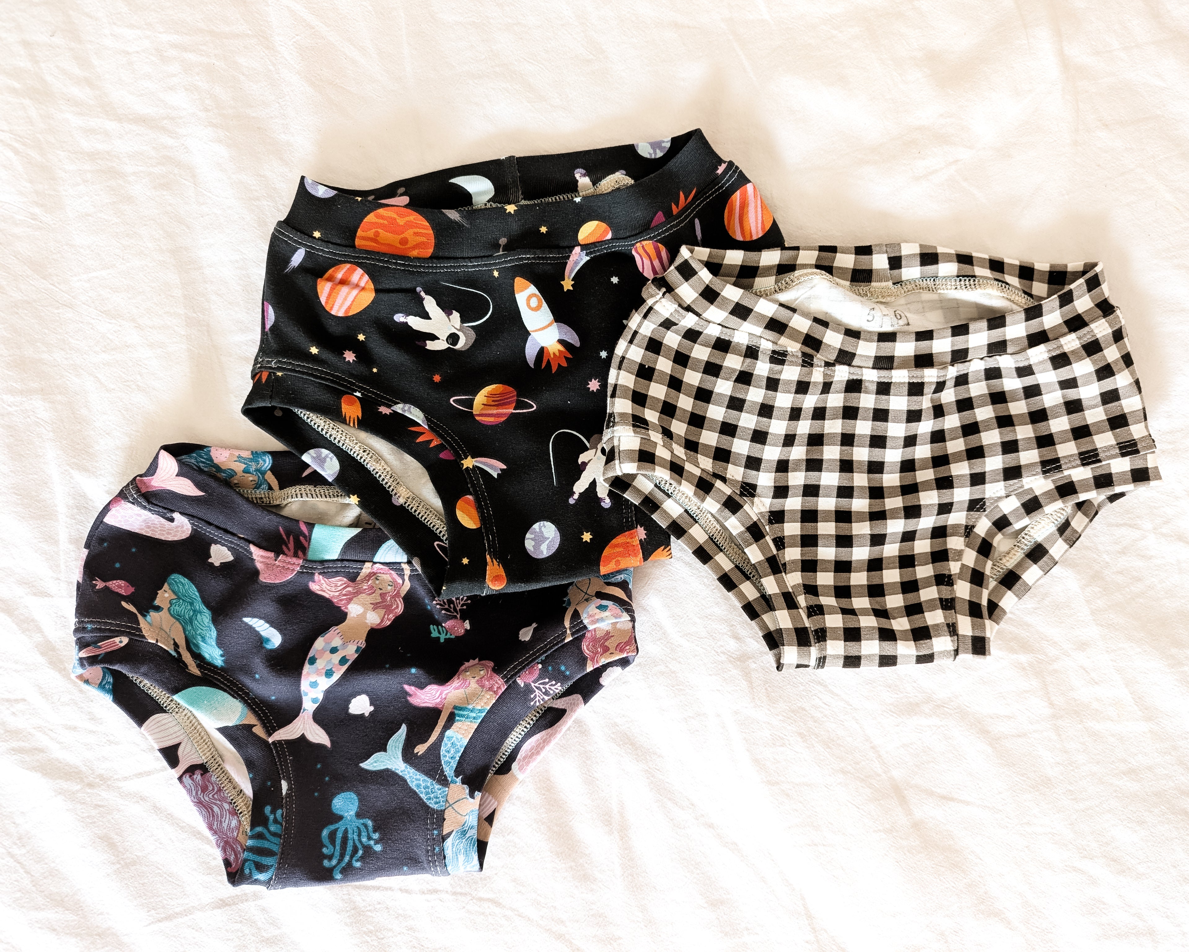 Black gingham organic underpants for kids sizes 1 to 12