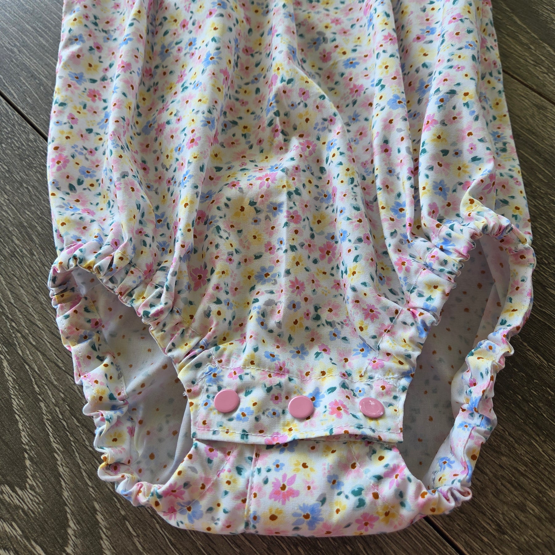 "Sweet Daisy Days" Romper & Head Bow - Size 6-9 Months
