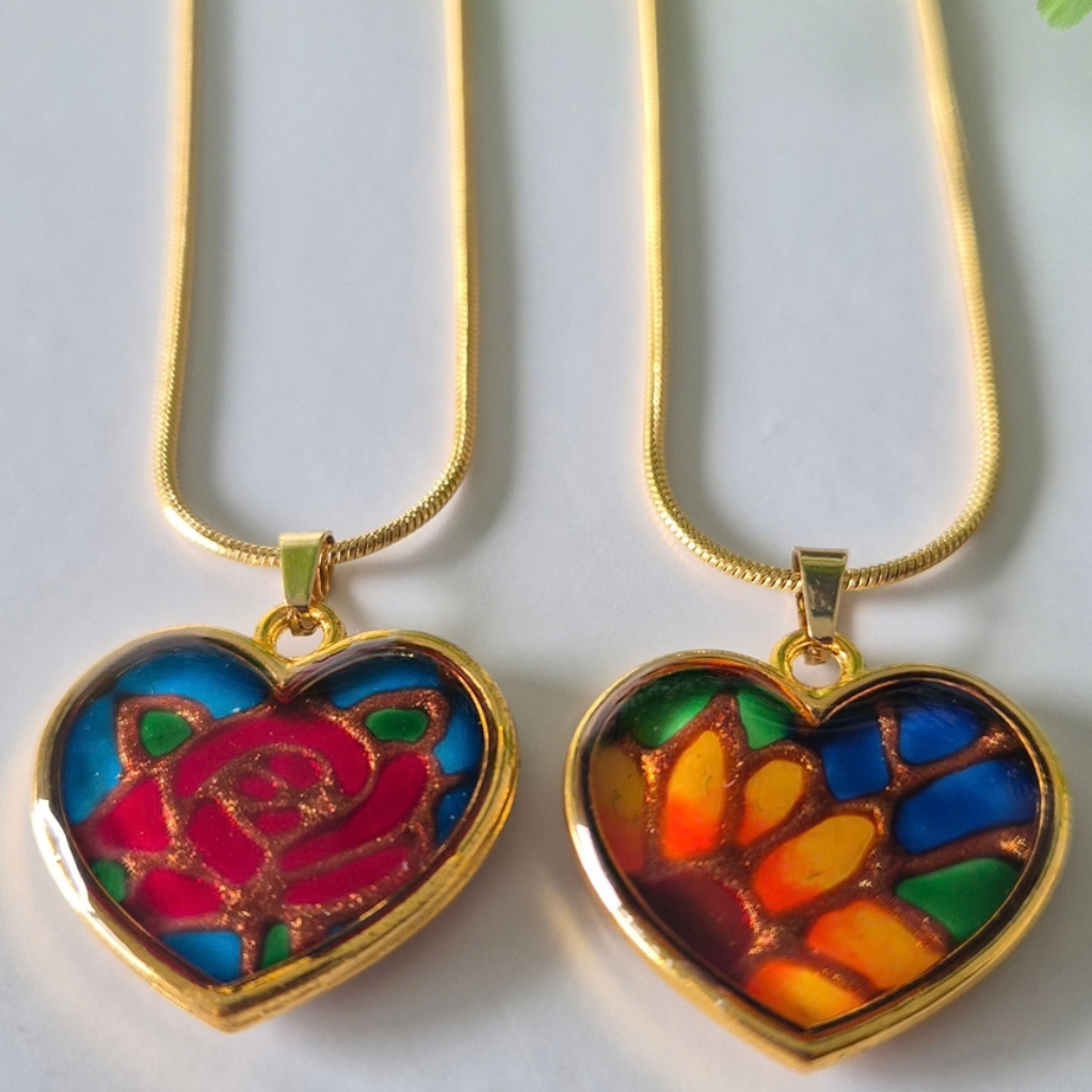 Hand-painted Resin Flower Heart Pendants