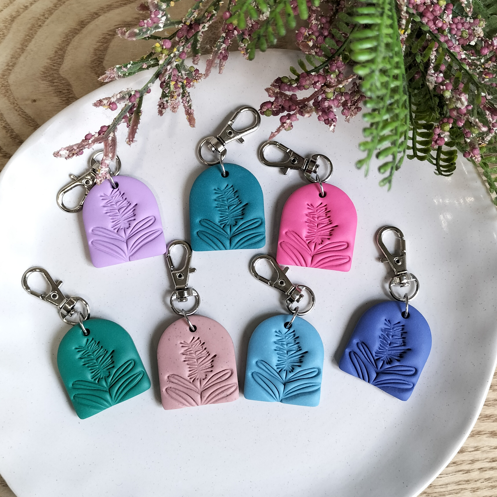 Chunky Arch Australiana Embossed Clay Keyring - Assorted Colours