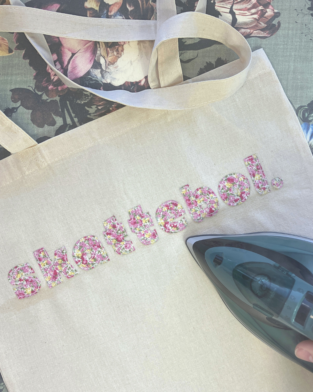Tote Bag| Gift Bag | Raw Edge Floral Appliqué | Cheeky Afrikaans Word| Custom Word