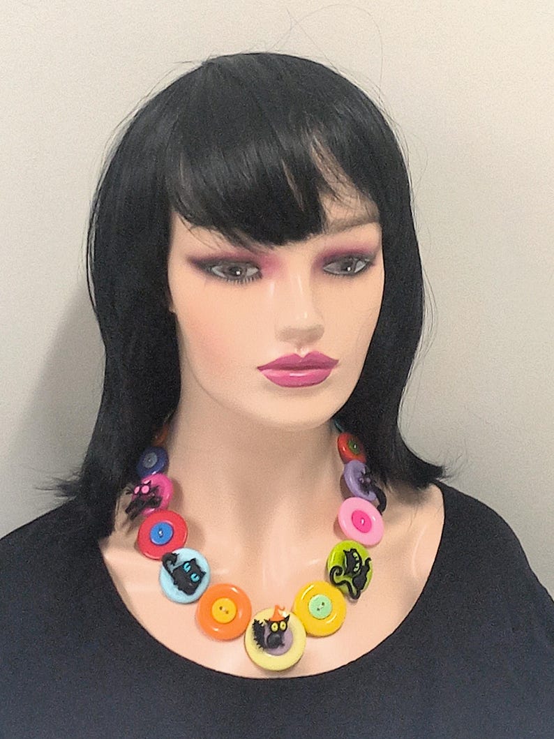 Button necklace - Creepy Cats