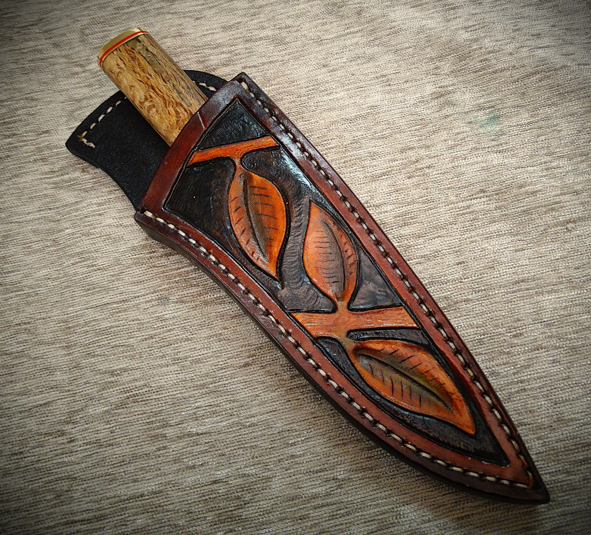 Utility hunting outdoors knife, leather sheath, timber handle