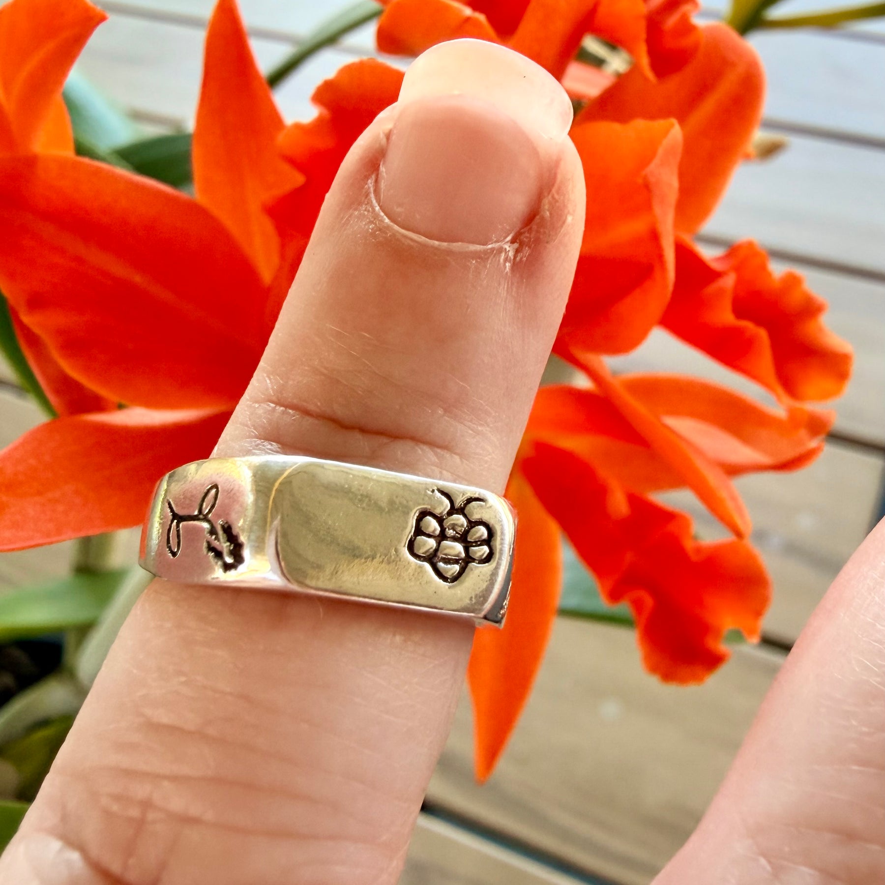 Bee The Flower Sterling Silver Signet Ring