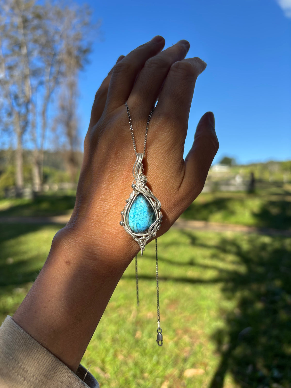 Simple silver labradorite wire wrap