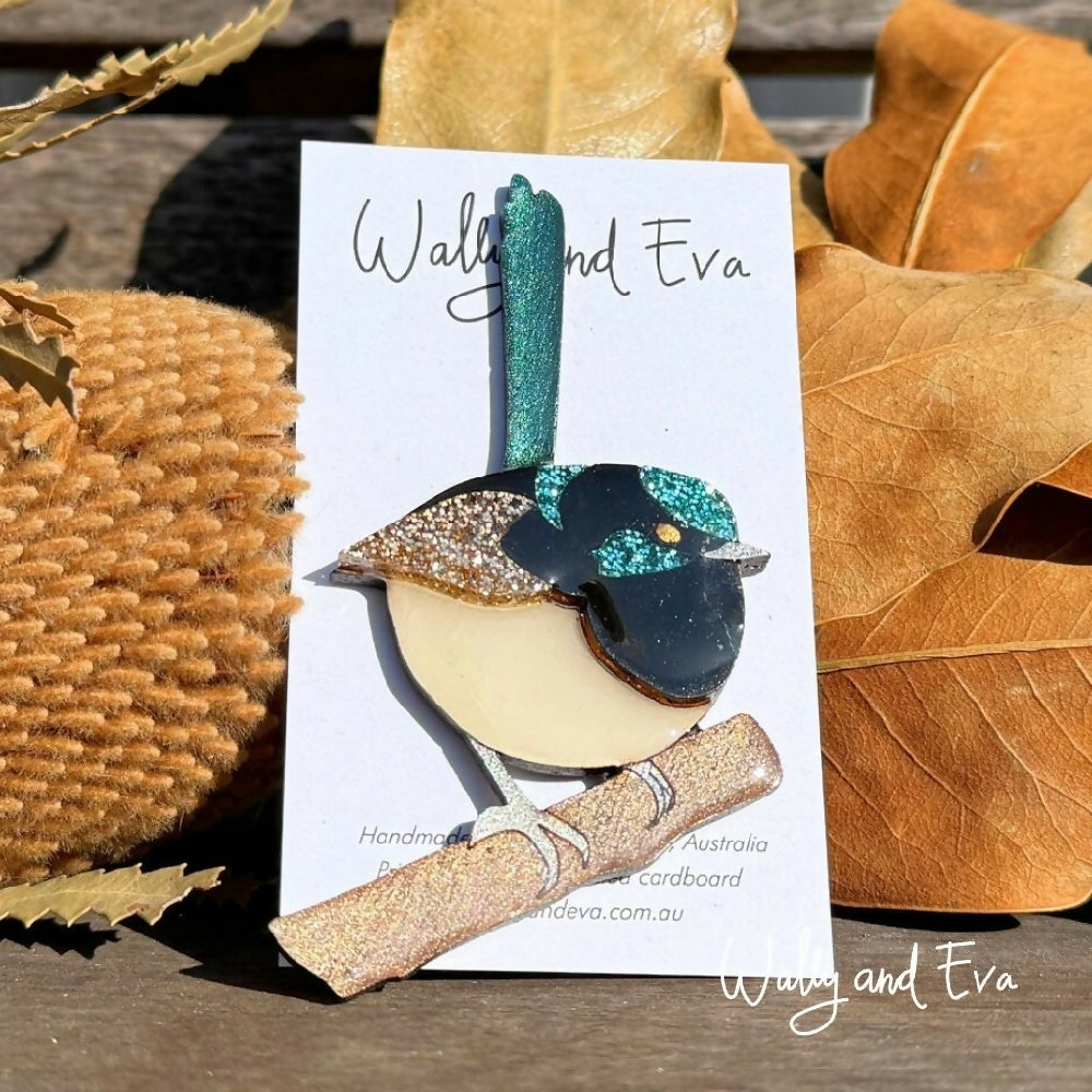 hand-painted-superb-fairy-wren-resin-wood-brooch-on-card