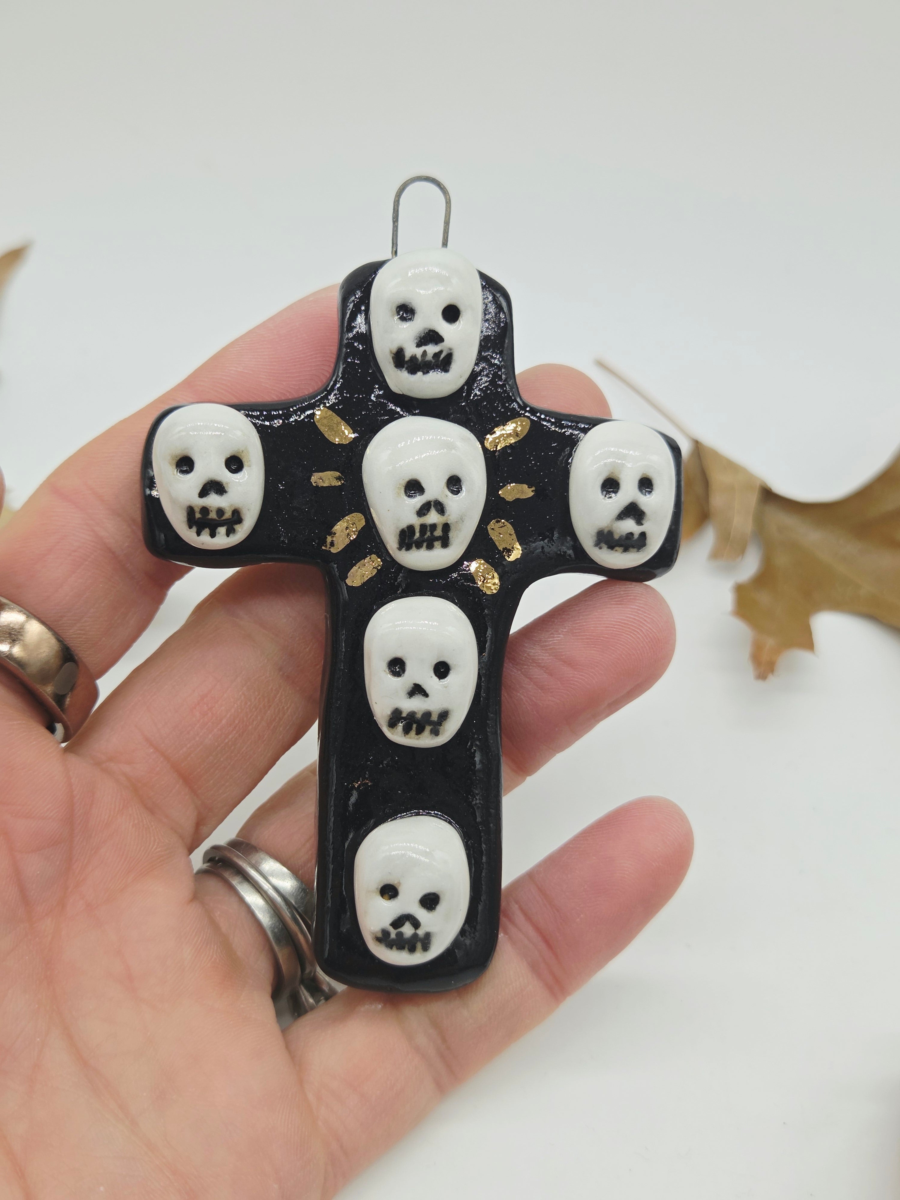 Skull Cross with 22 carat gold detail