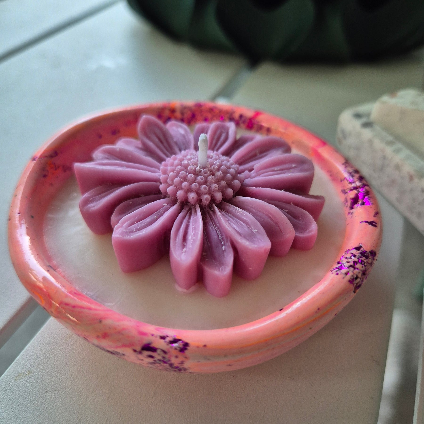 Concrete organic shaped bowl candle with gardenia and rose