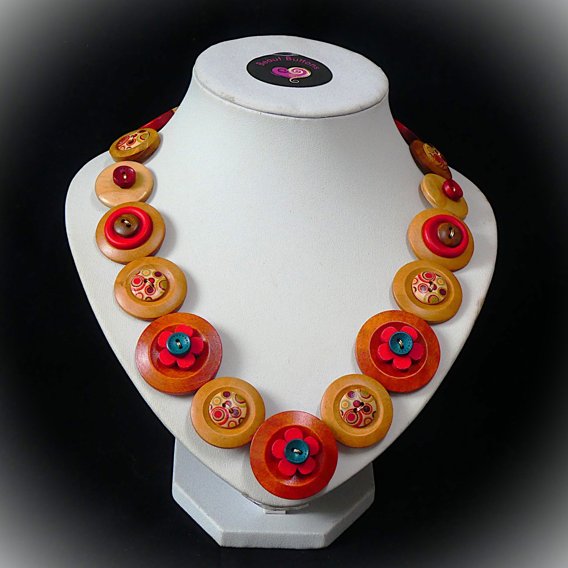 Button necklace - Redwood