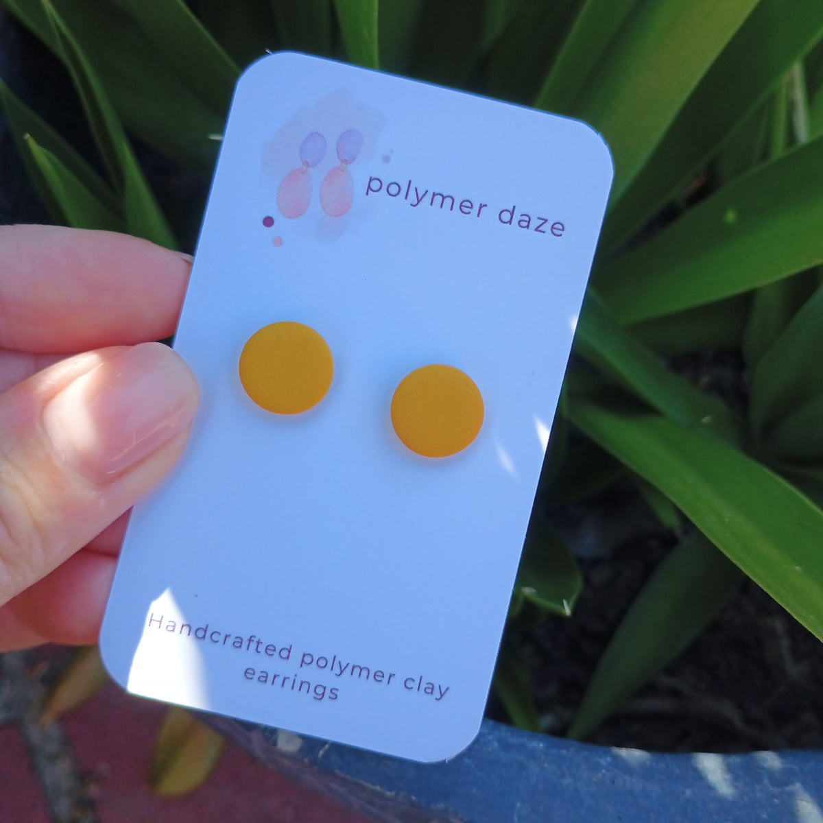 Mustard stud earring