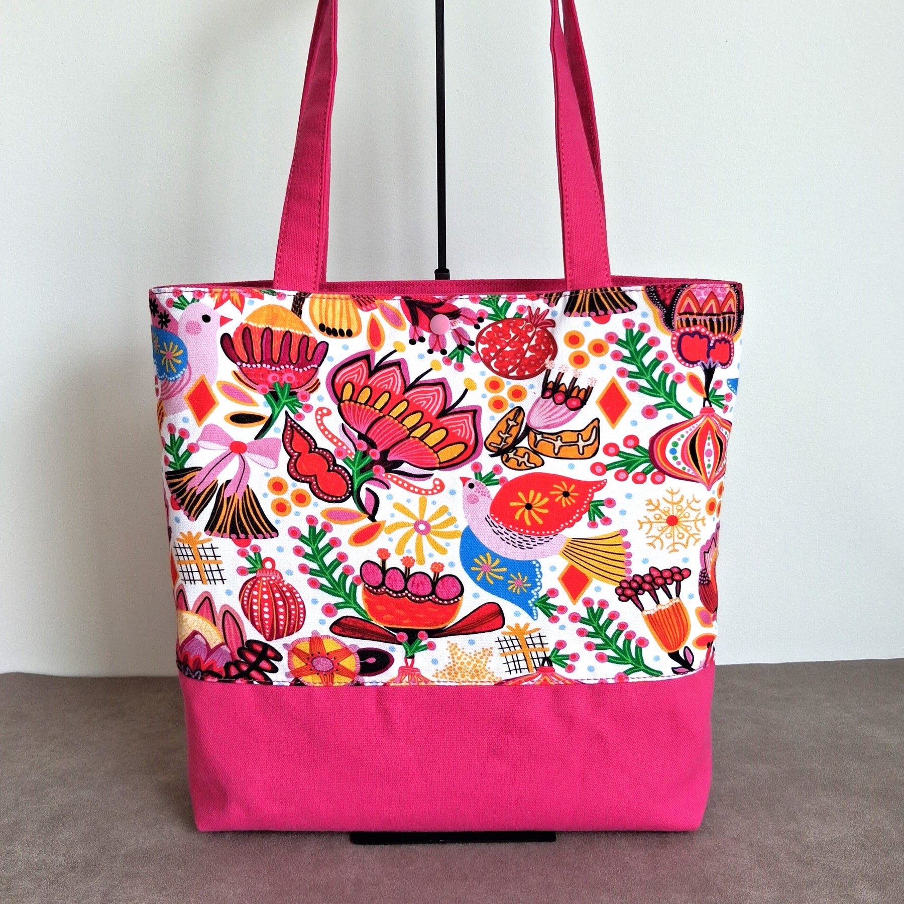 Quietly Christmas - Medium sized Tote Bag