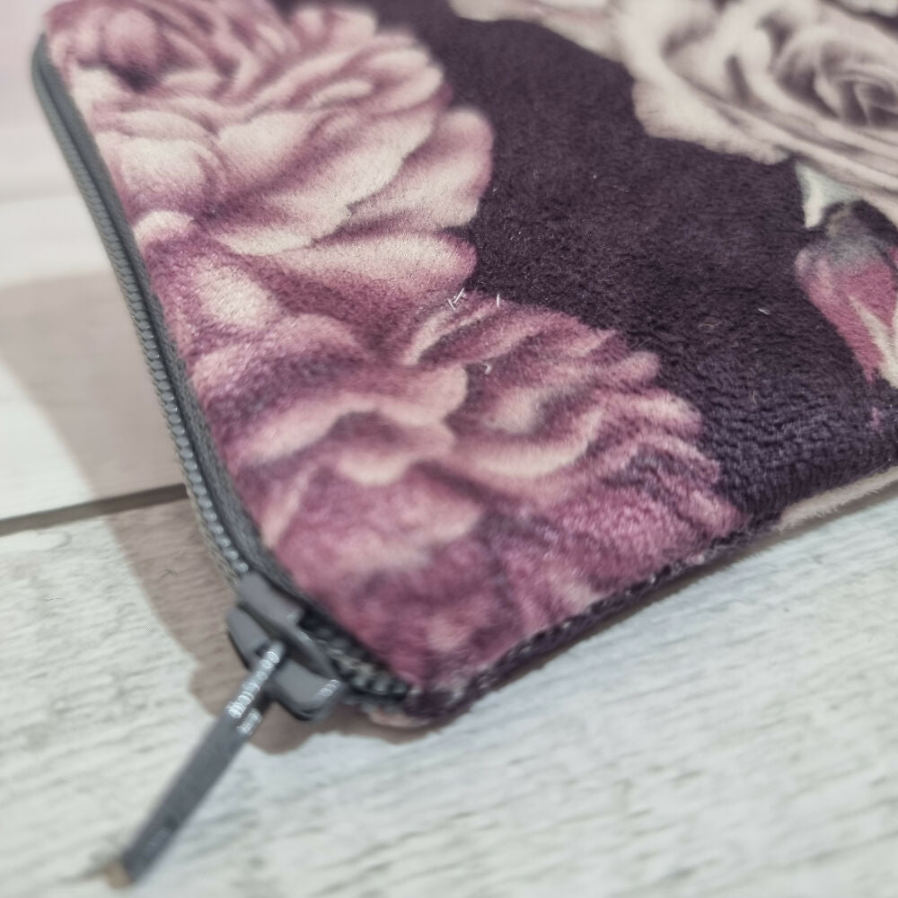 Upcycled double glasses pouch - dusty plum roses