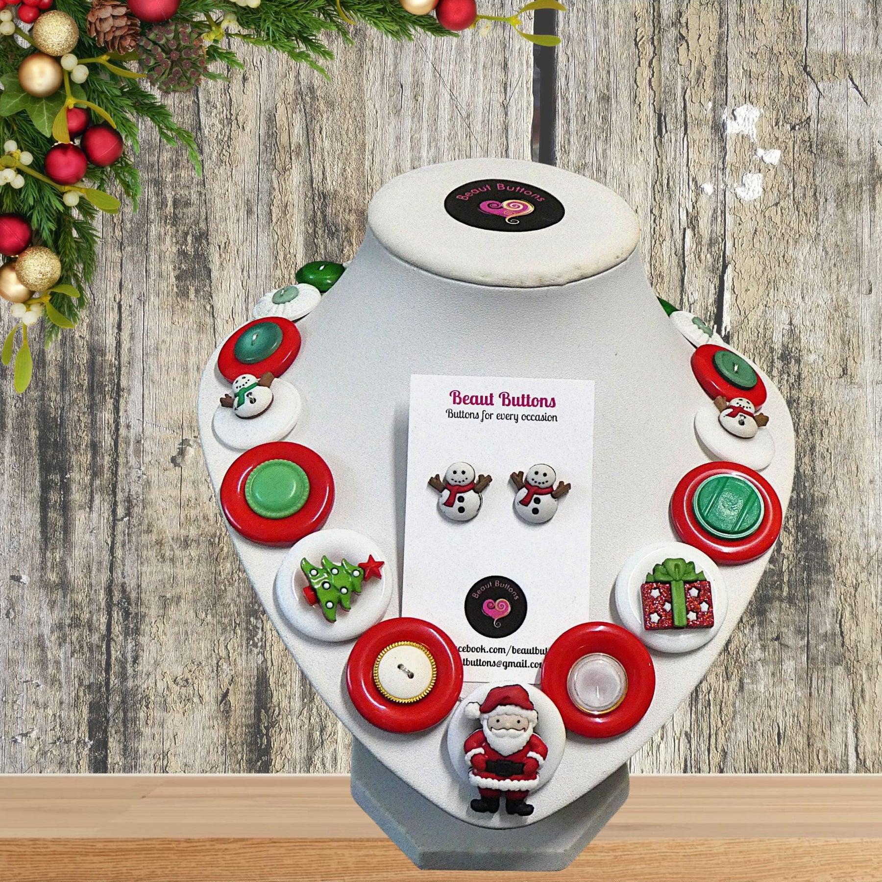 Santa Claus Necklace with Christmas earrings