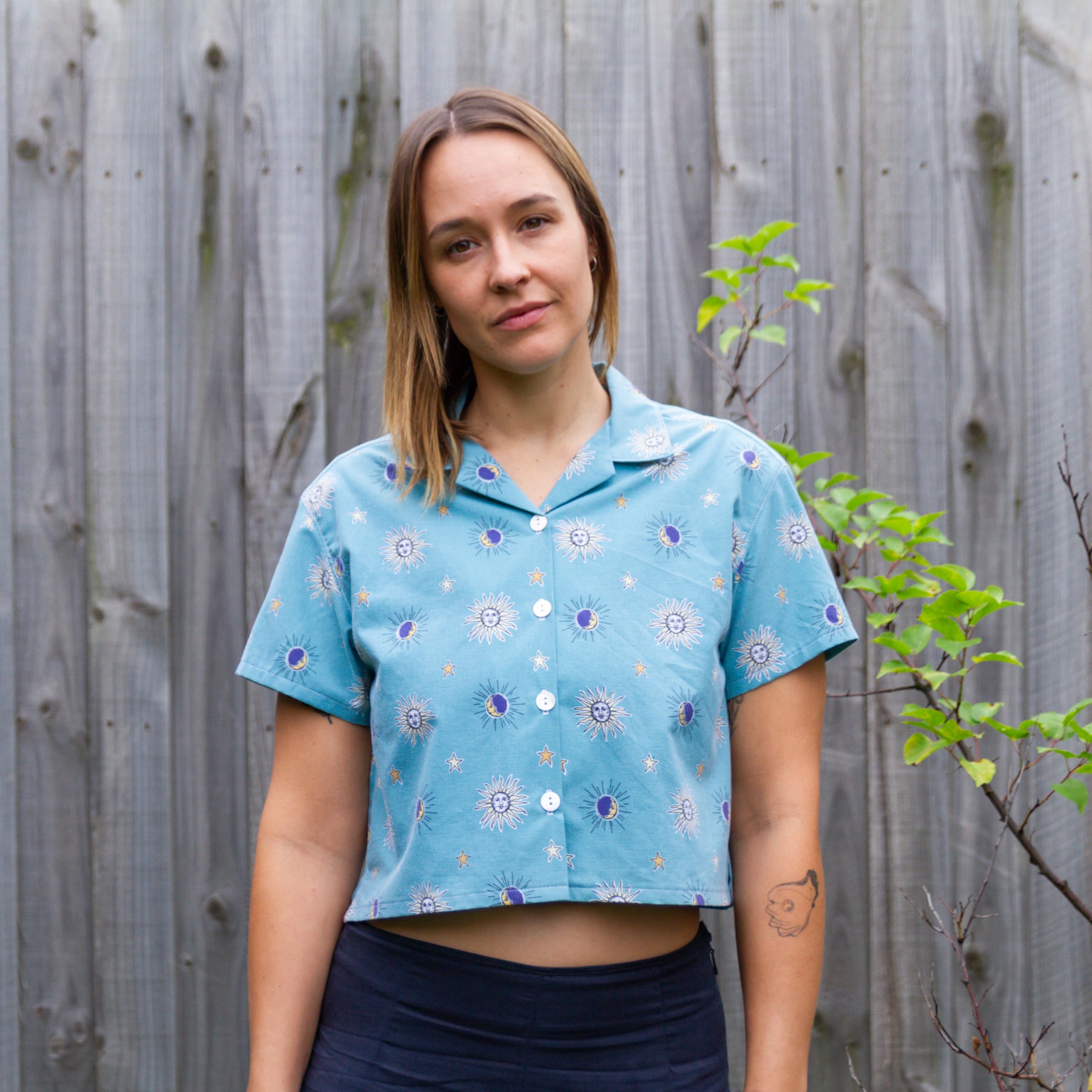 Upcycled Cotton Polka Dot Crop Button-up Shirt (Red & White / Size L)
