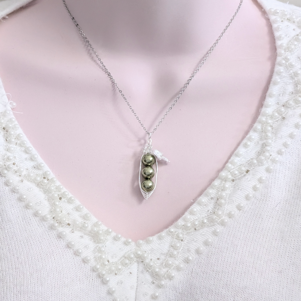 Three Peas In A Pod Gold Pendant Necklace