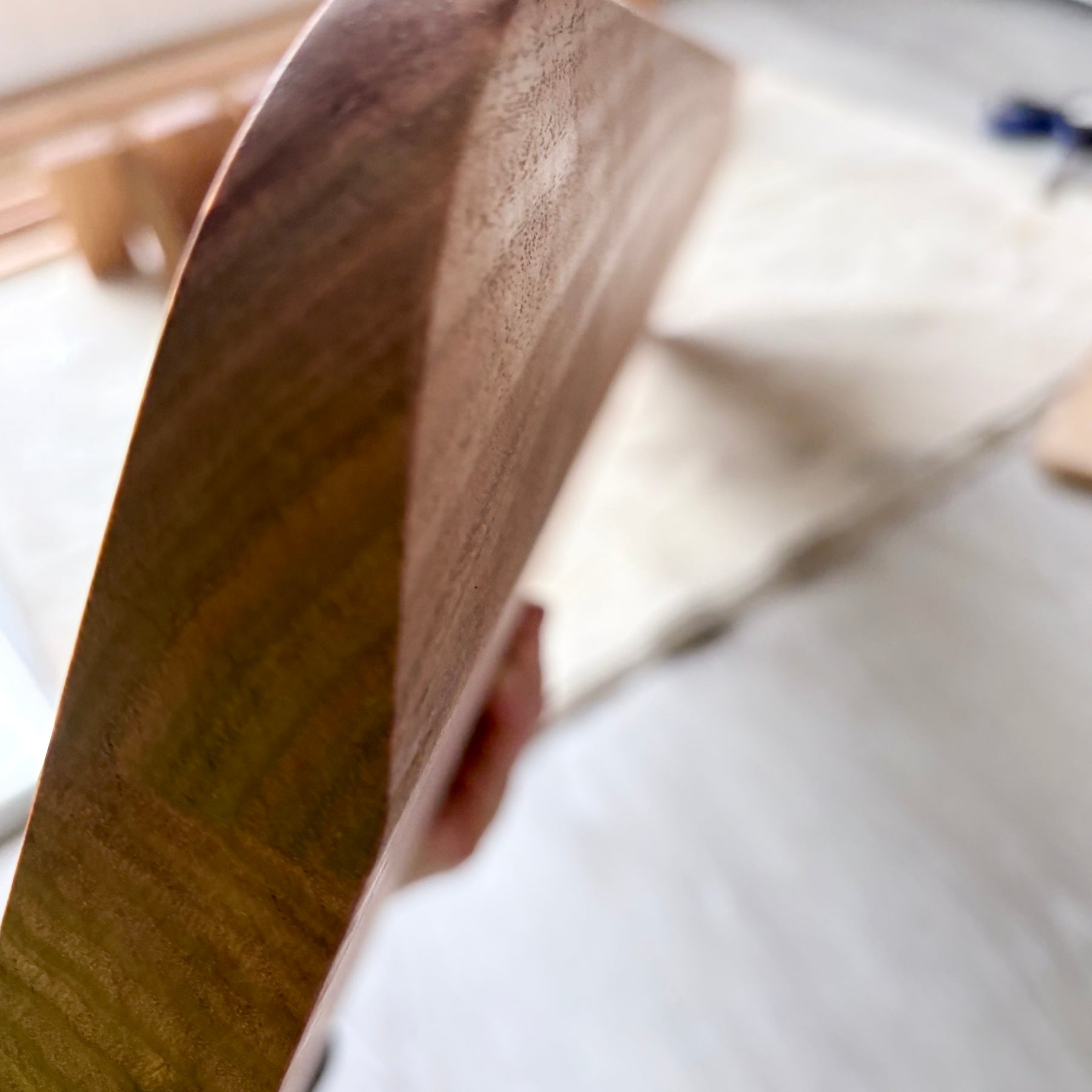 Tasmanian oak Floating shelf 900mm