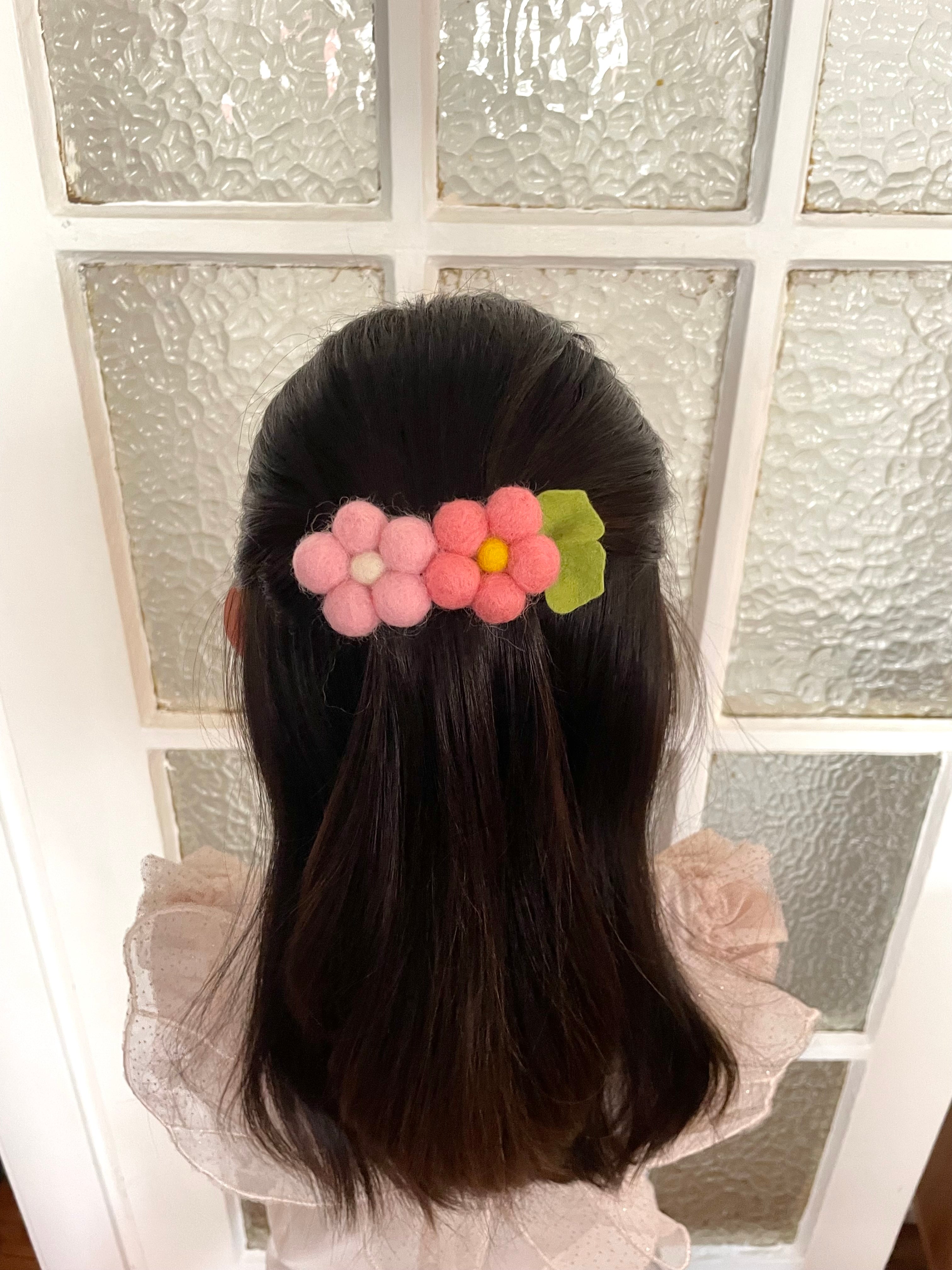 Pom Pom daisies barrette clip