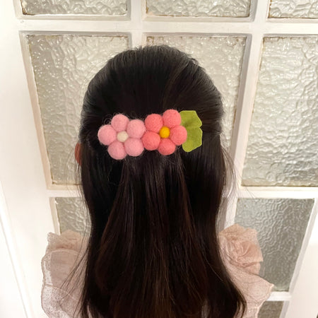 Pom Pom daisies barrette clip