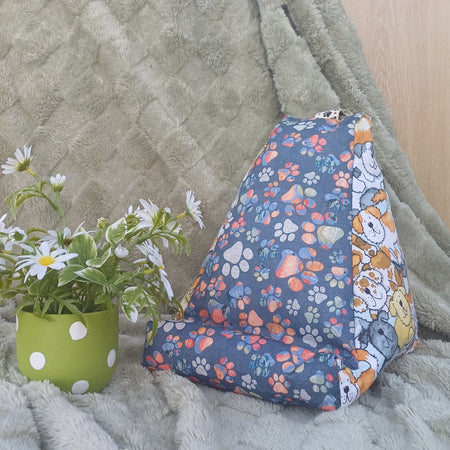 Dog Design Pillow Stand to suit Book and Tablet