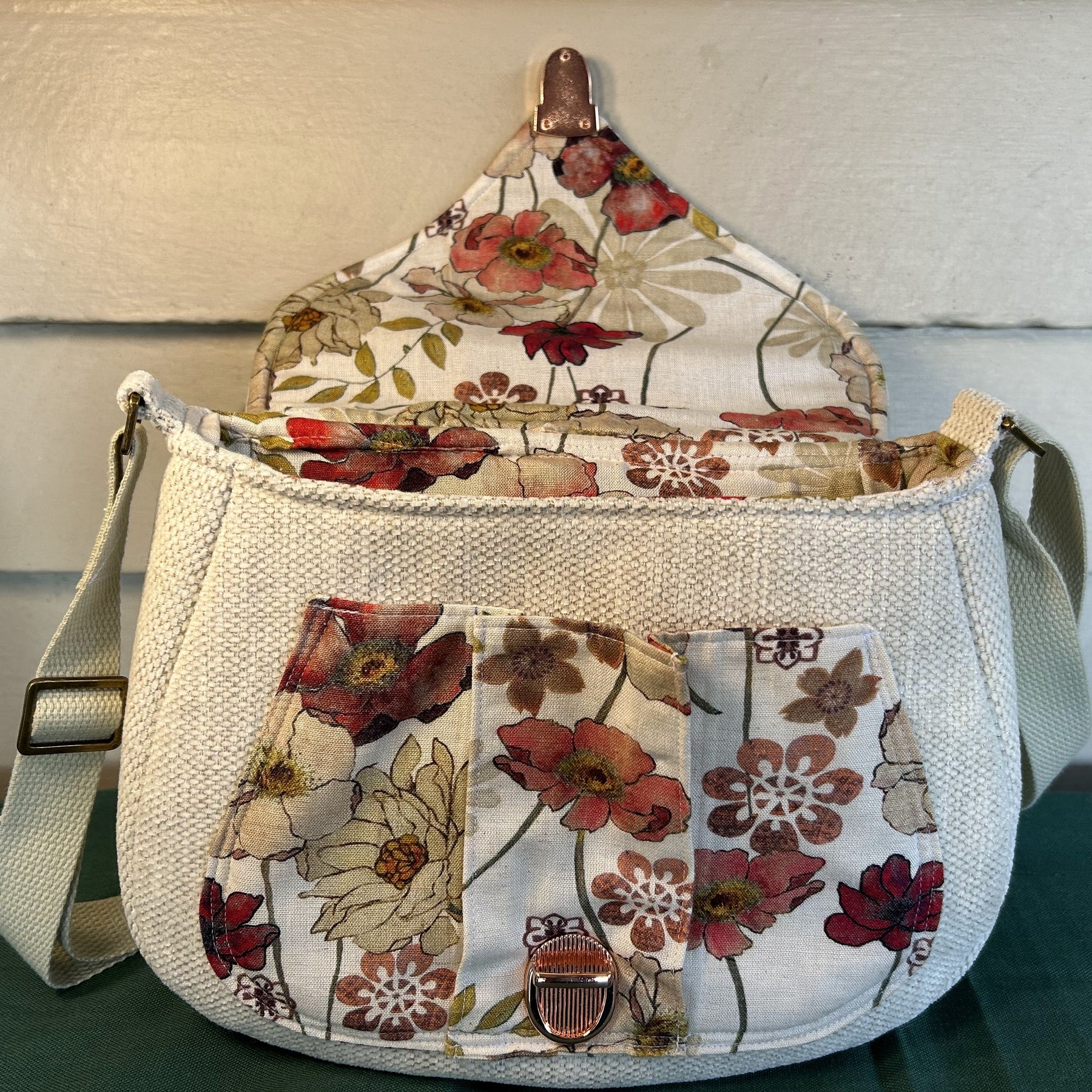 Sweetheart Crossbody Handbag
