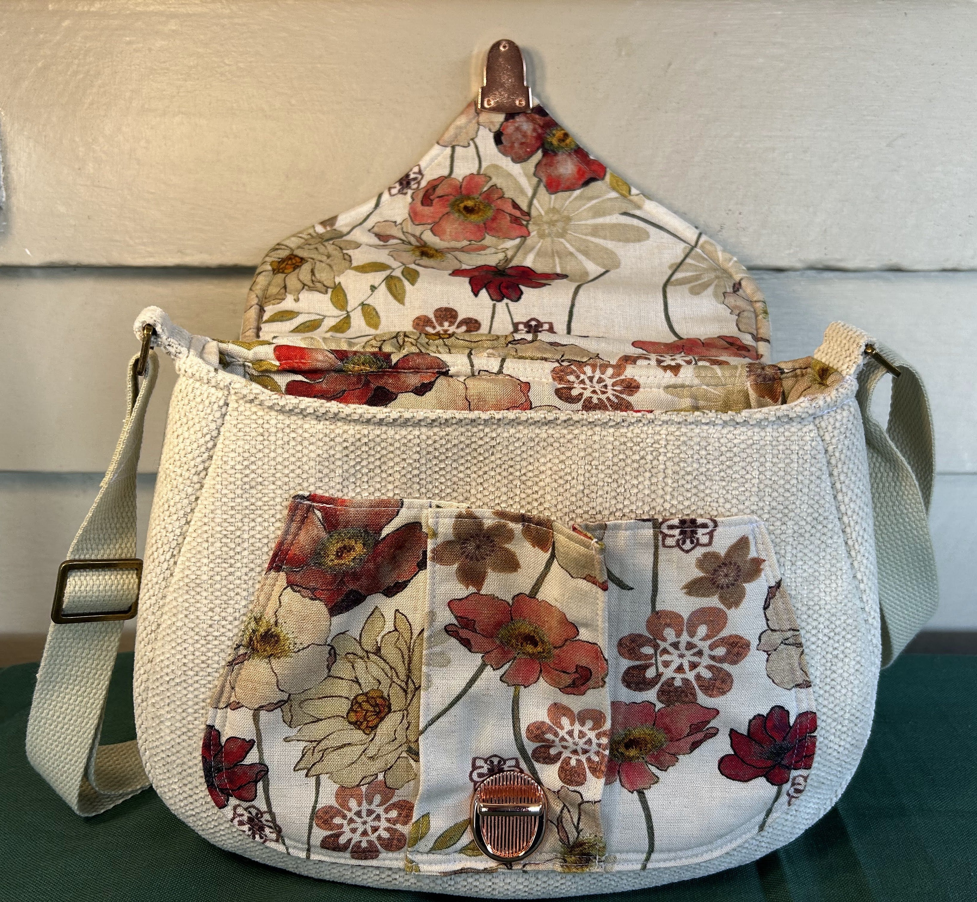 Sweetheart Crossbody Handbag