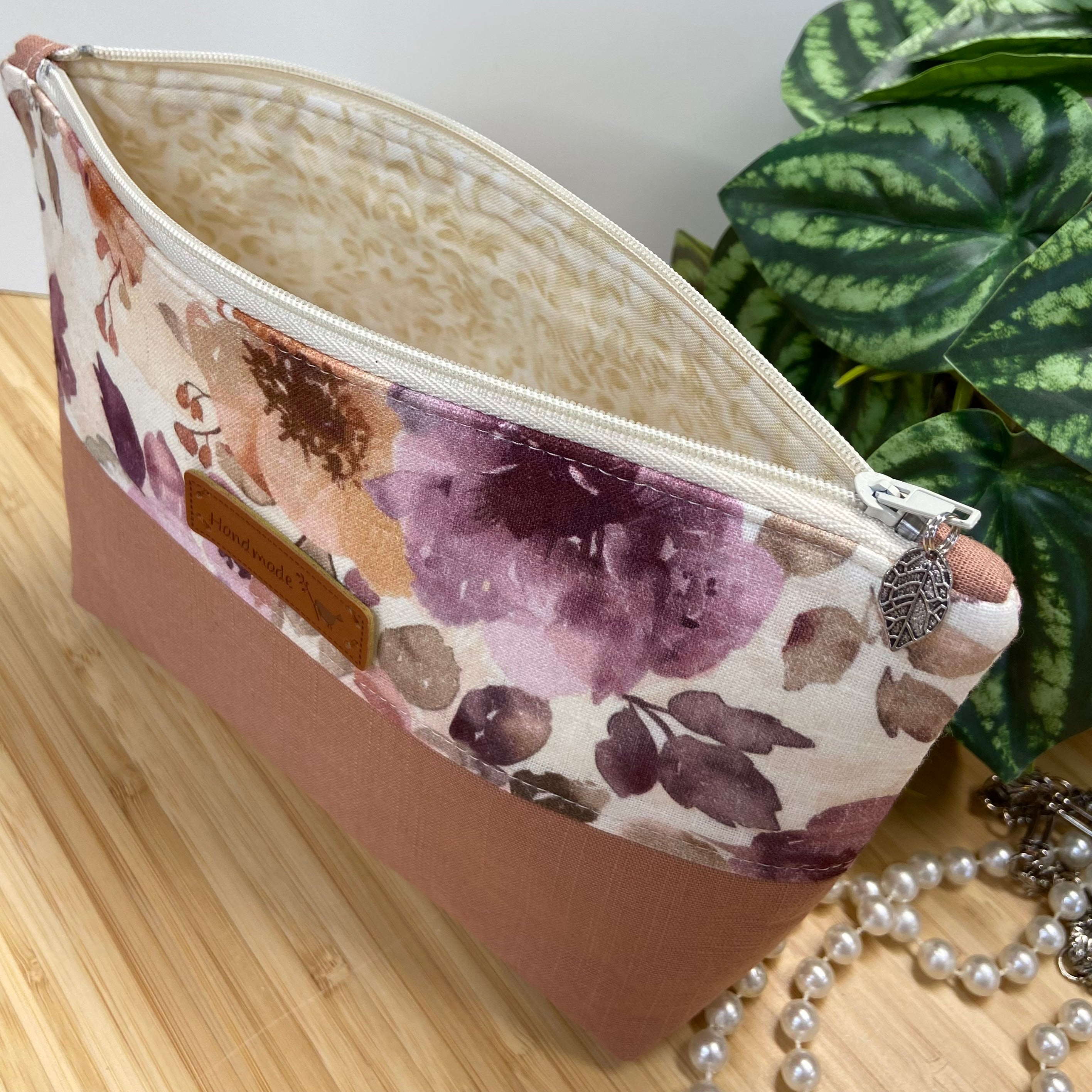 Two-Tone Slub Cotton & Linen Blend Zipper Pouch