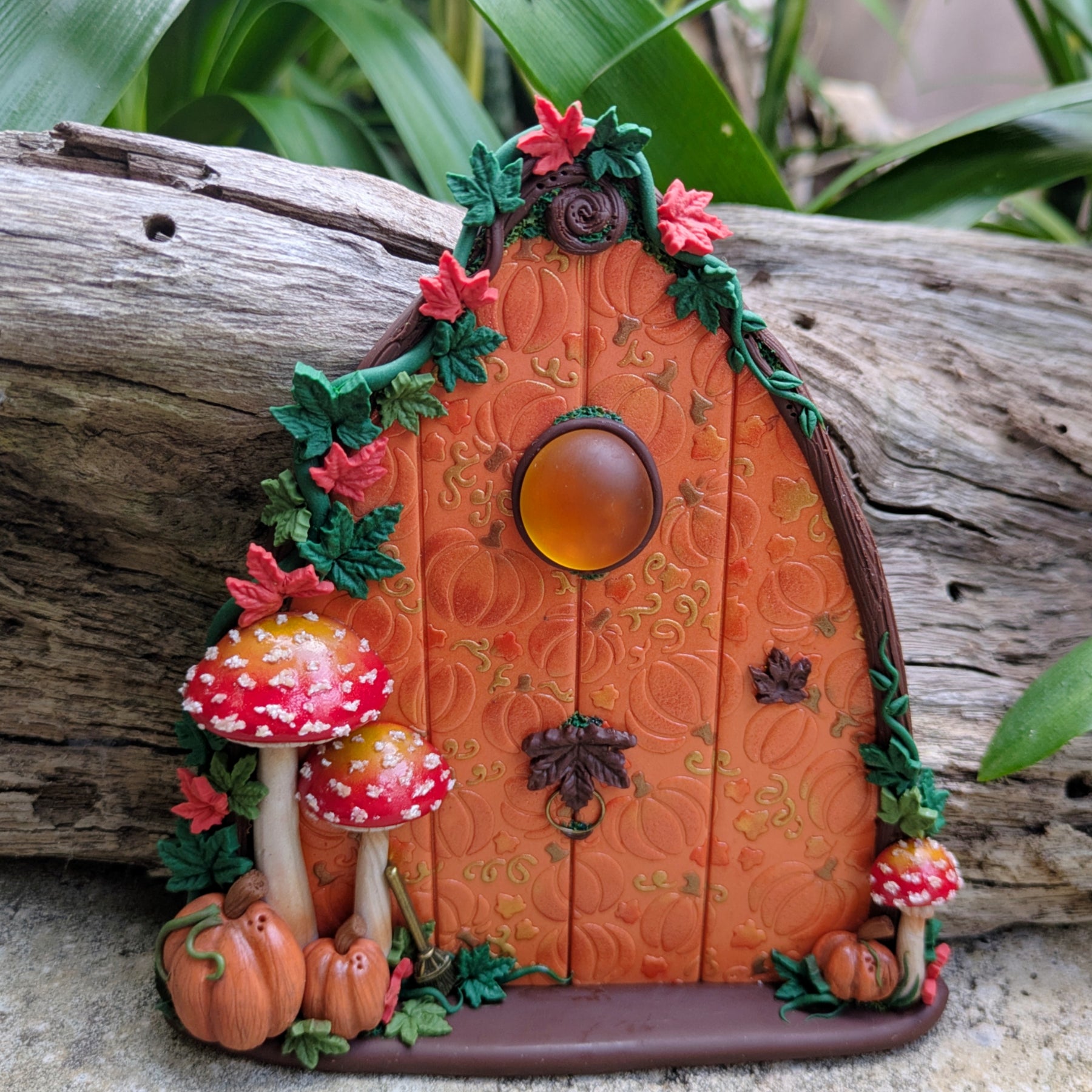 Pumpkin Harvest Fairy Door – A Little Piece of Autumn Magic!