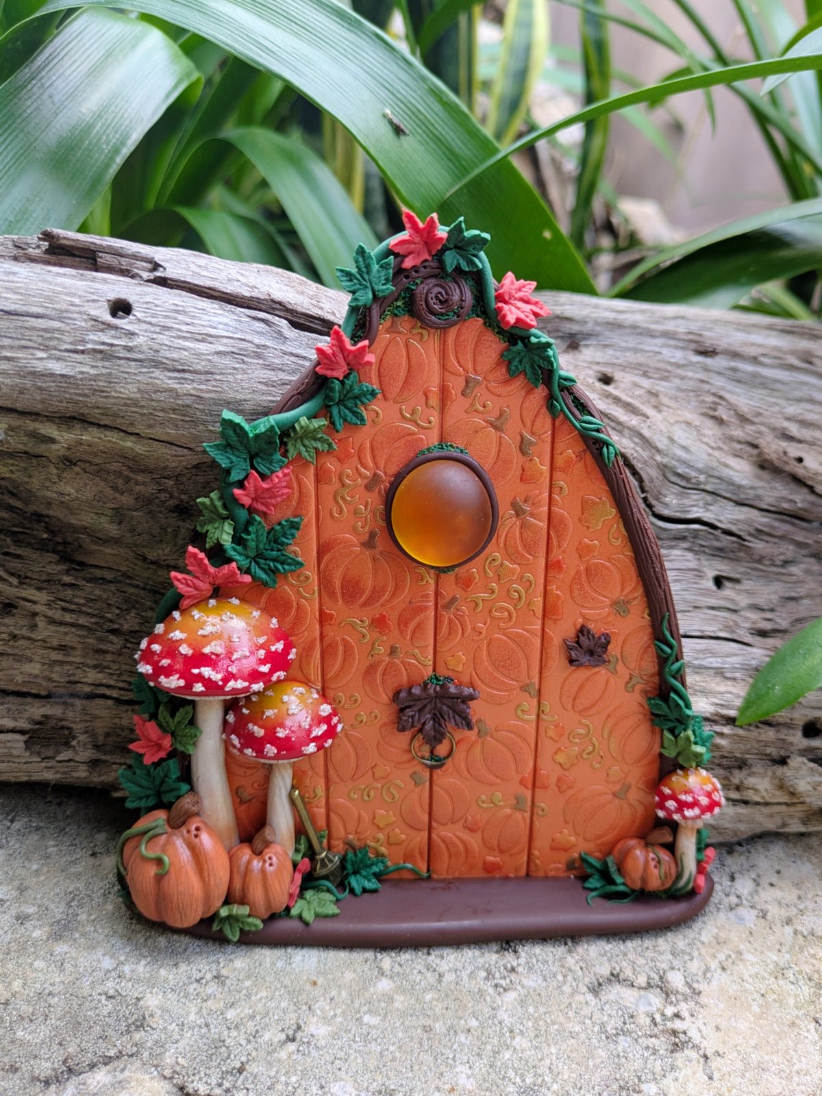 Pumpkin Harvest Fairy Door – A Little Piece of Autumn Magic!