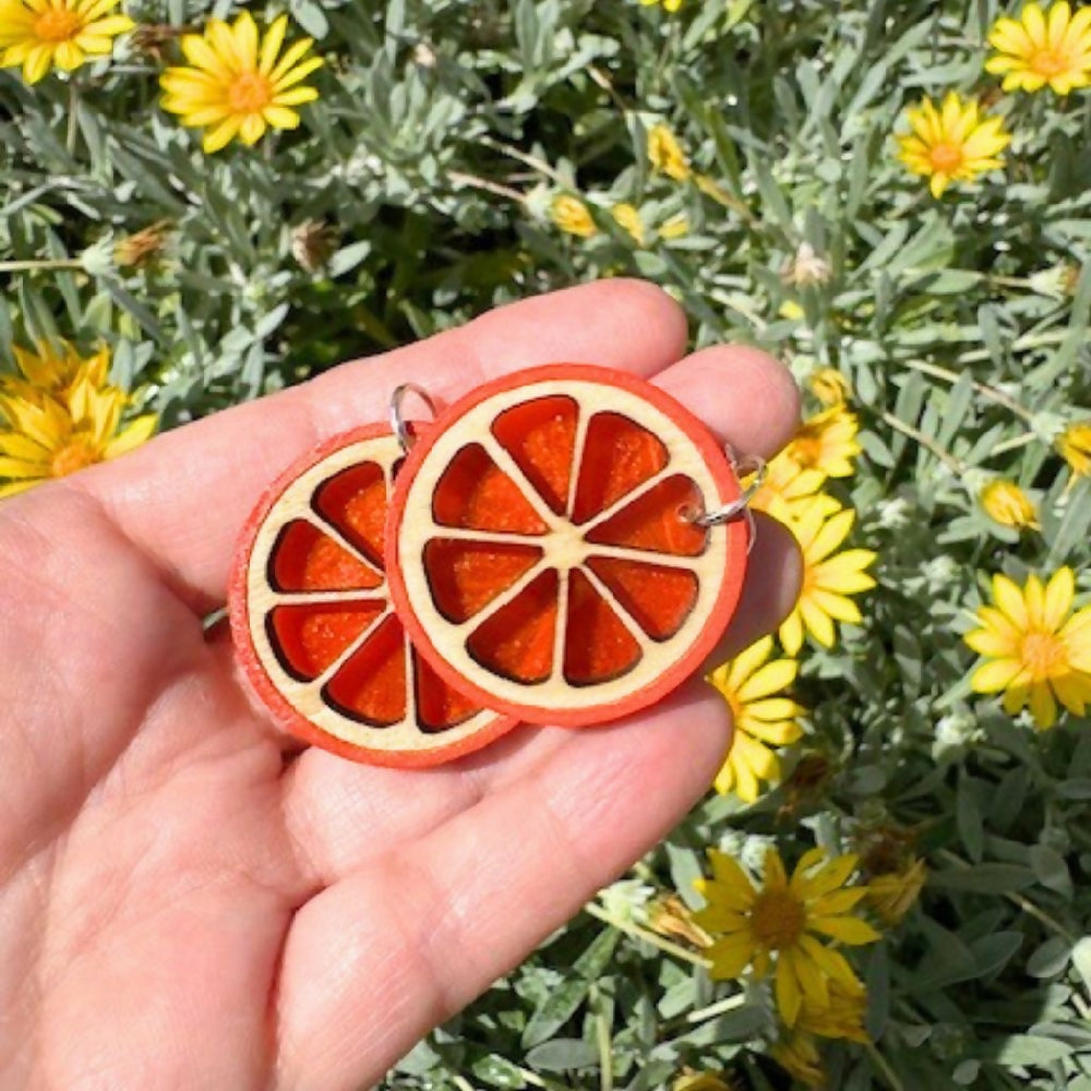 wally-and-eva-australian-handmade-citrus-earrings-oranges-in-hand