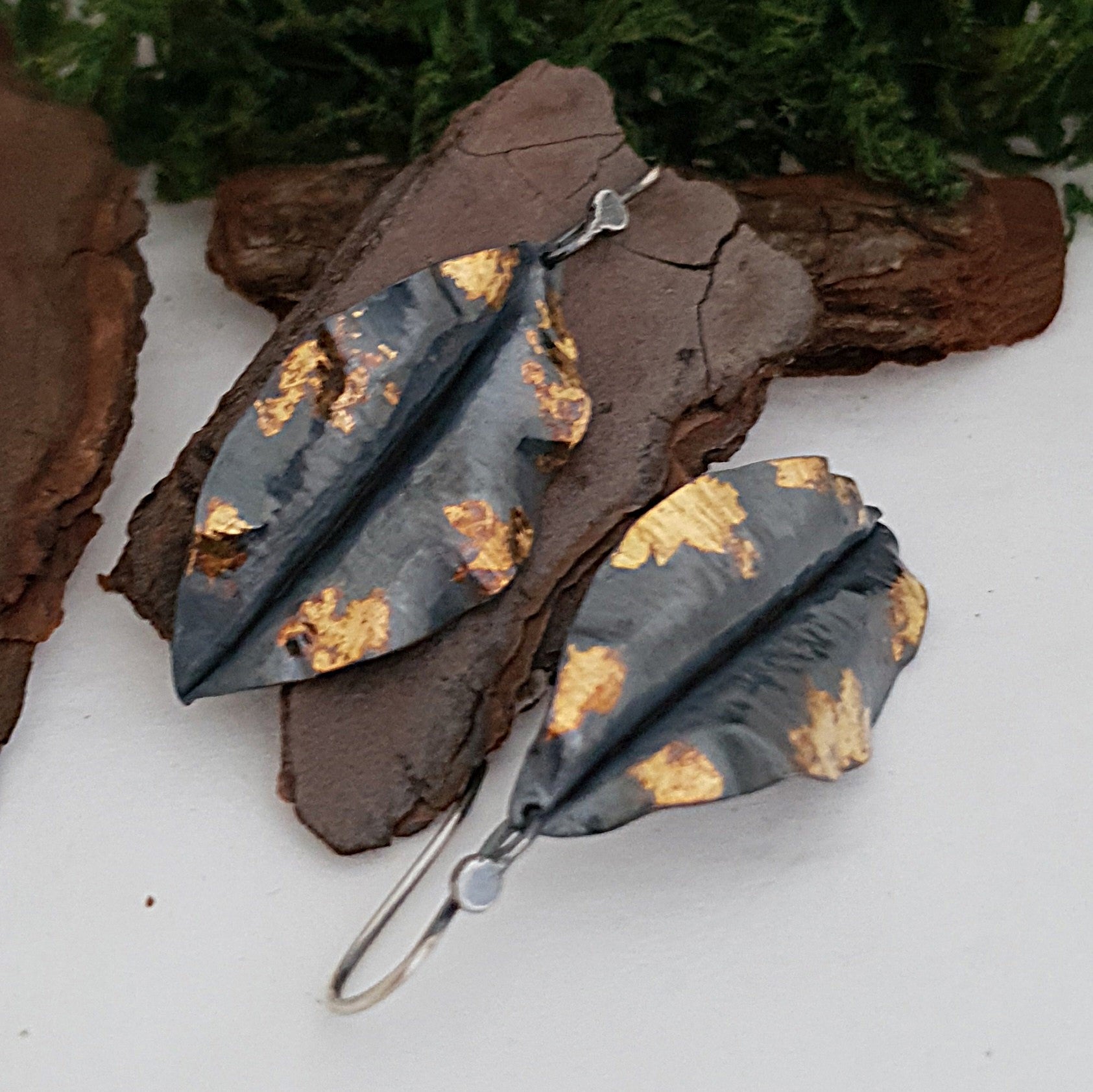 Gold & black leaves earrings